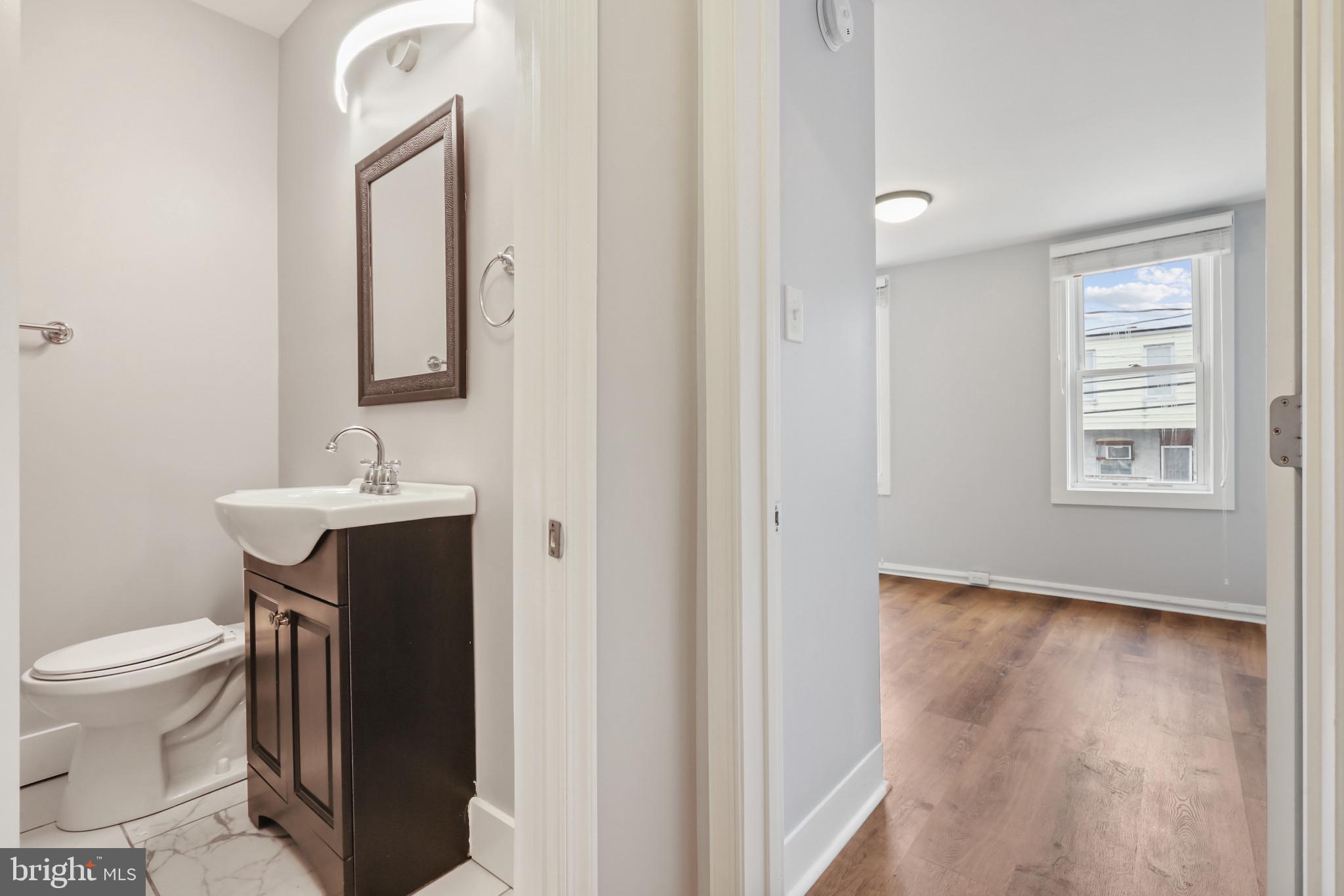 GREEKTOWN - Residential Lease