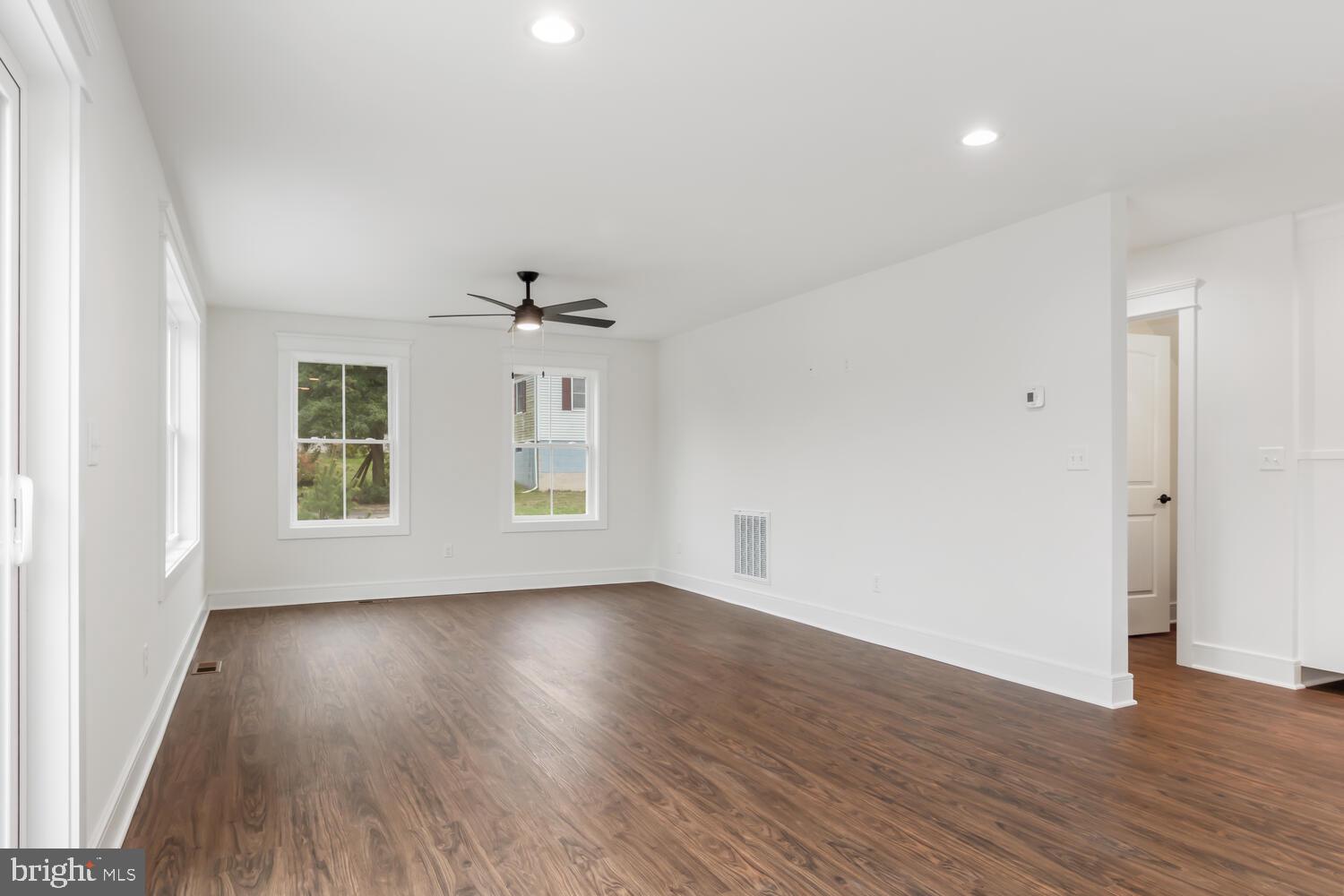 CENTREVILLE - Residential