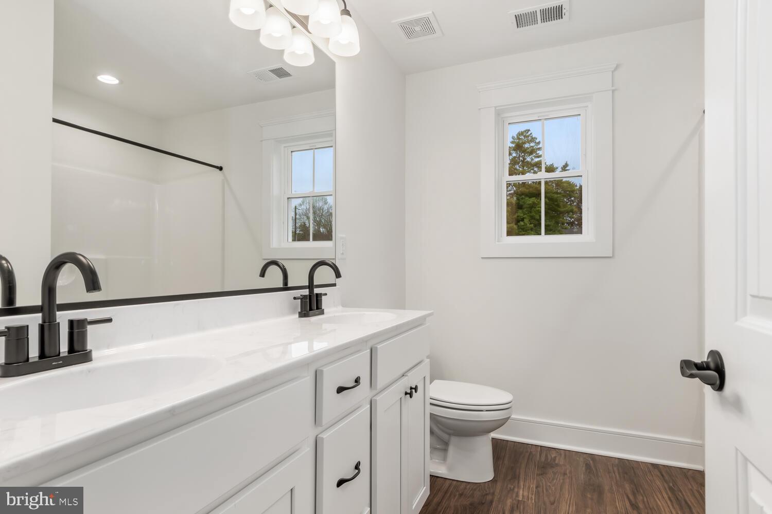 CENTREVILLE - Residential