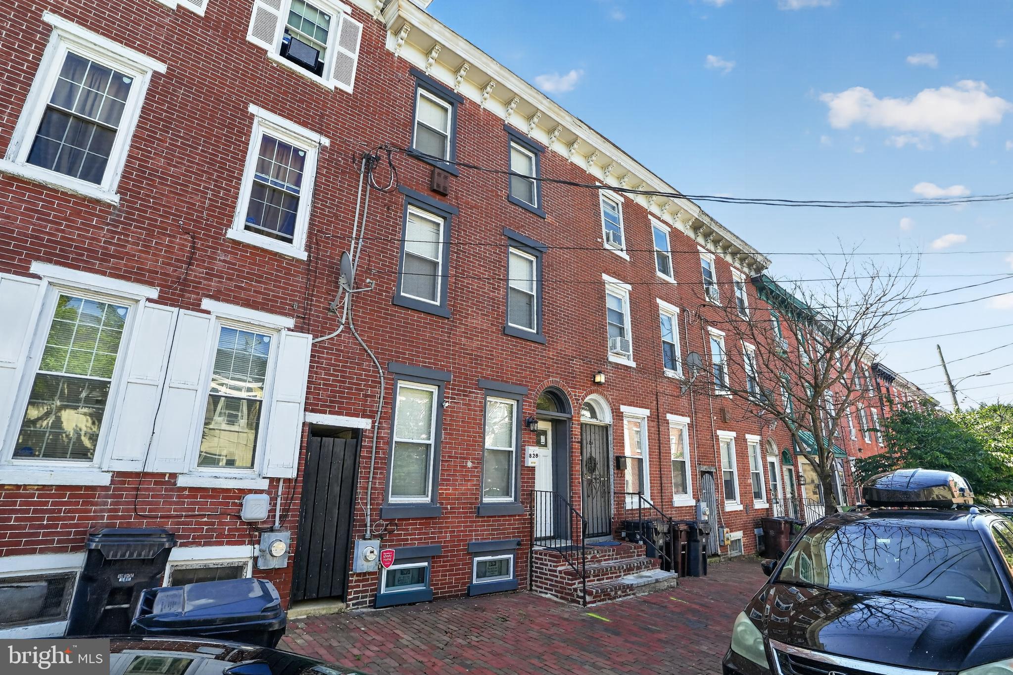 828 N MADISON STREET