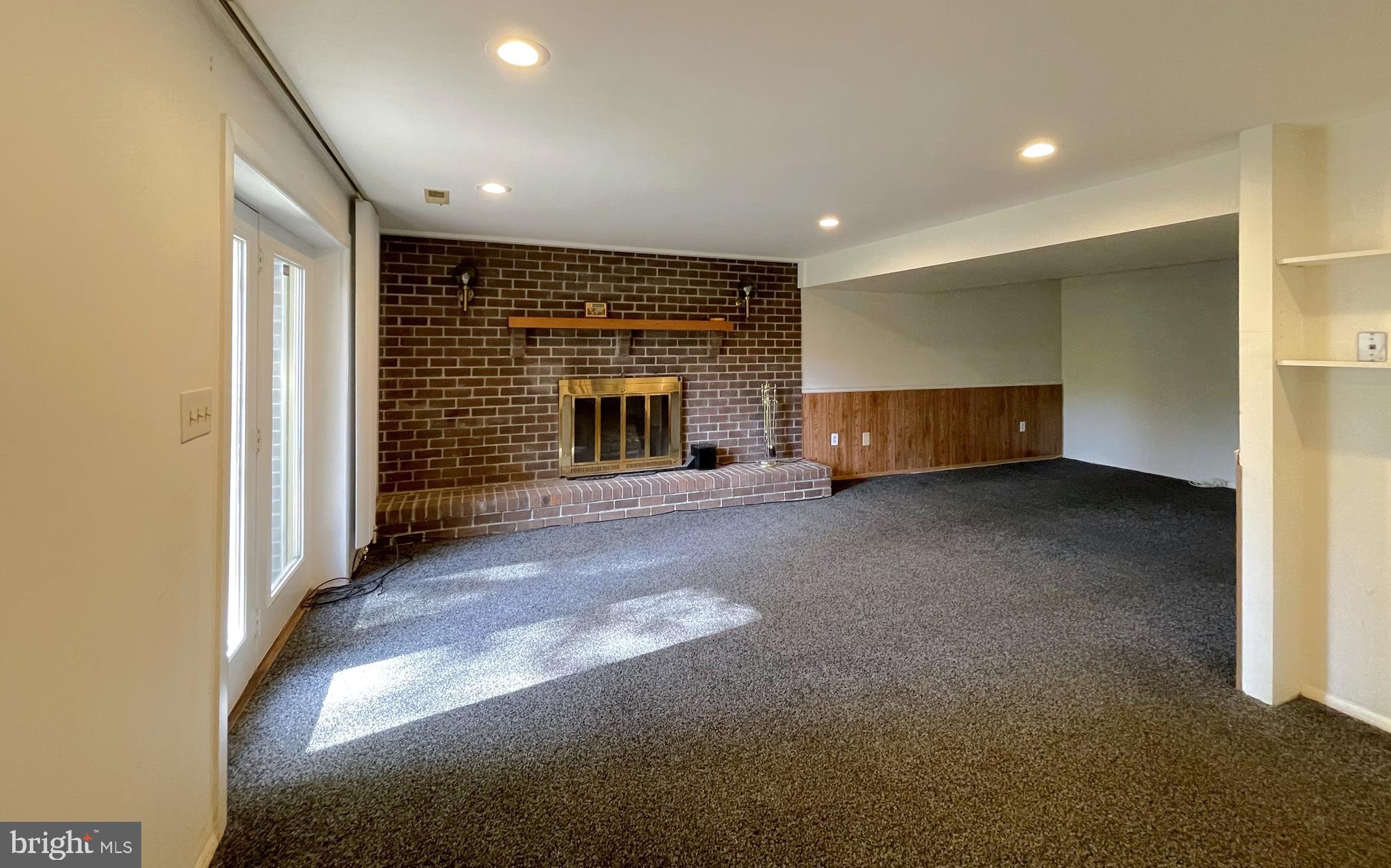 SUBURBIA - Residential