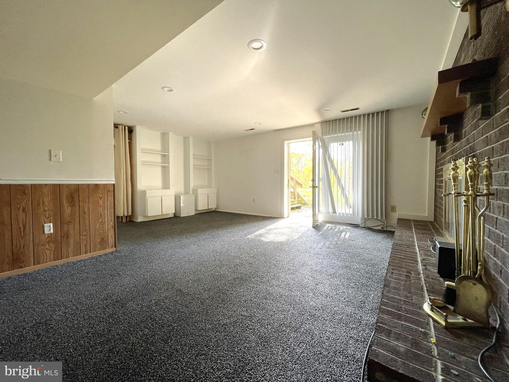 SUBURBIA - Residential