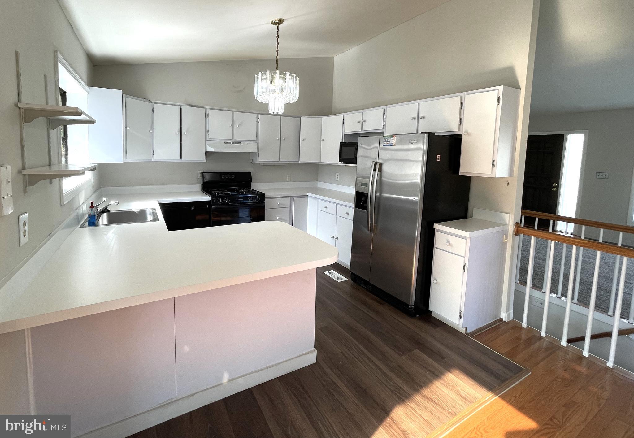 SUBURBIA - Residential