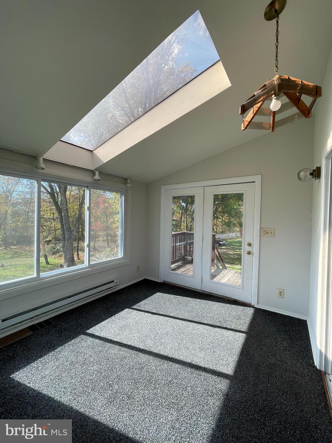 SUBURBIA - Residential