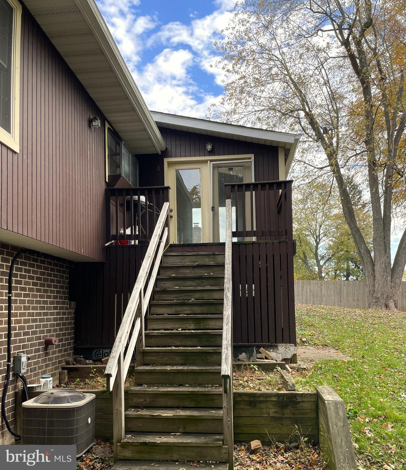 SUBURBIA - Residential