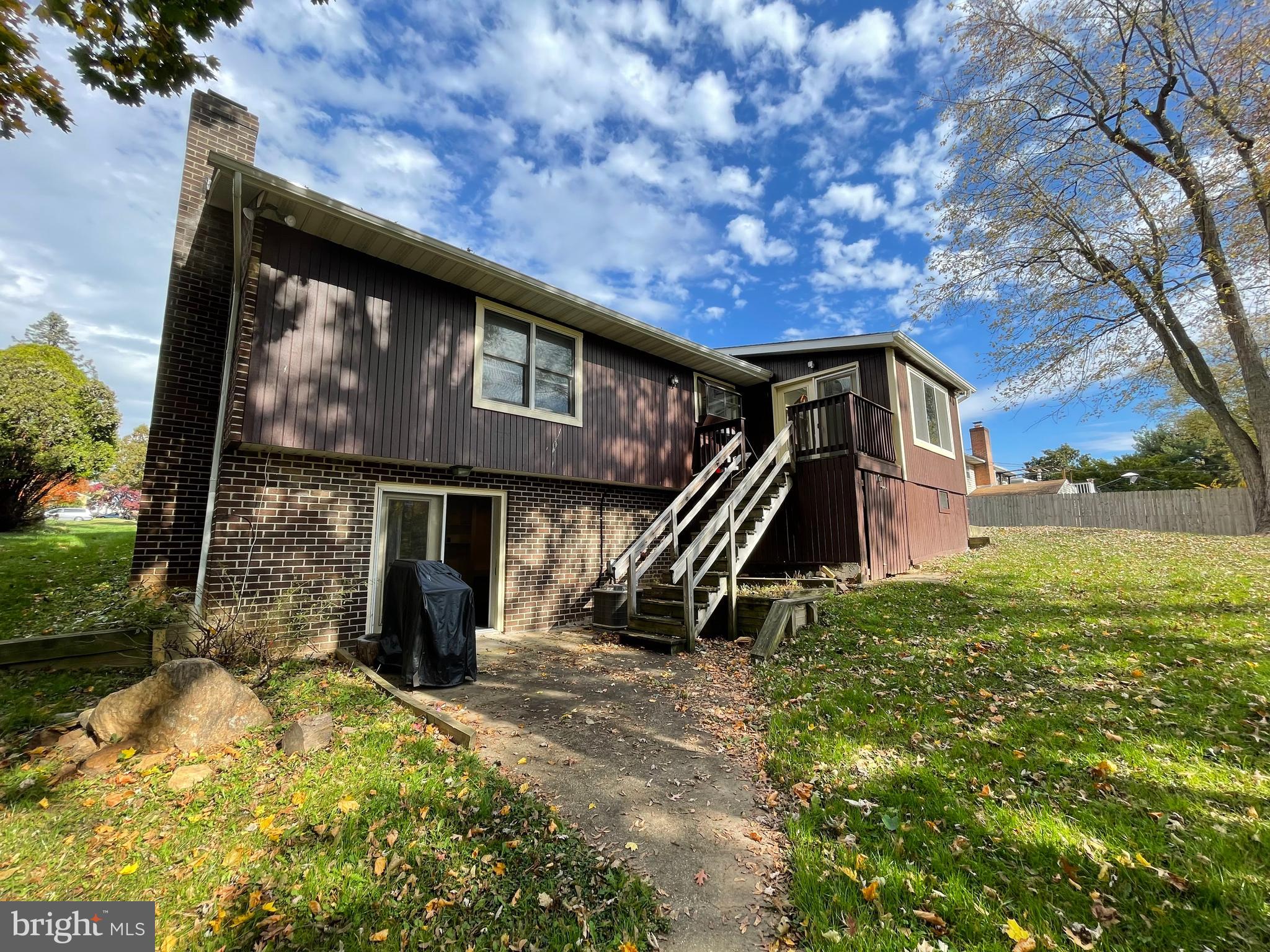 SUBURBIA - Residential