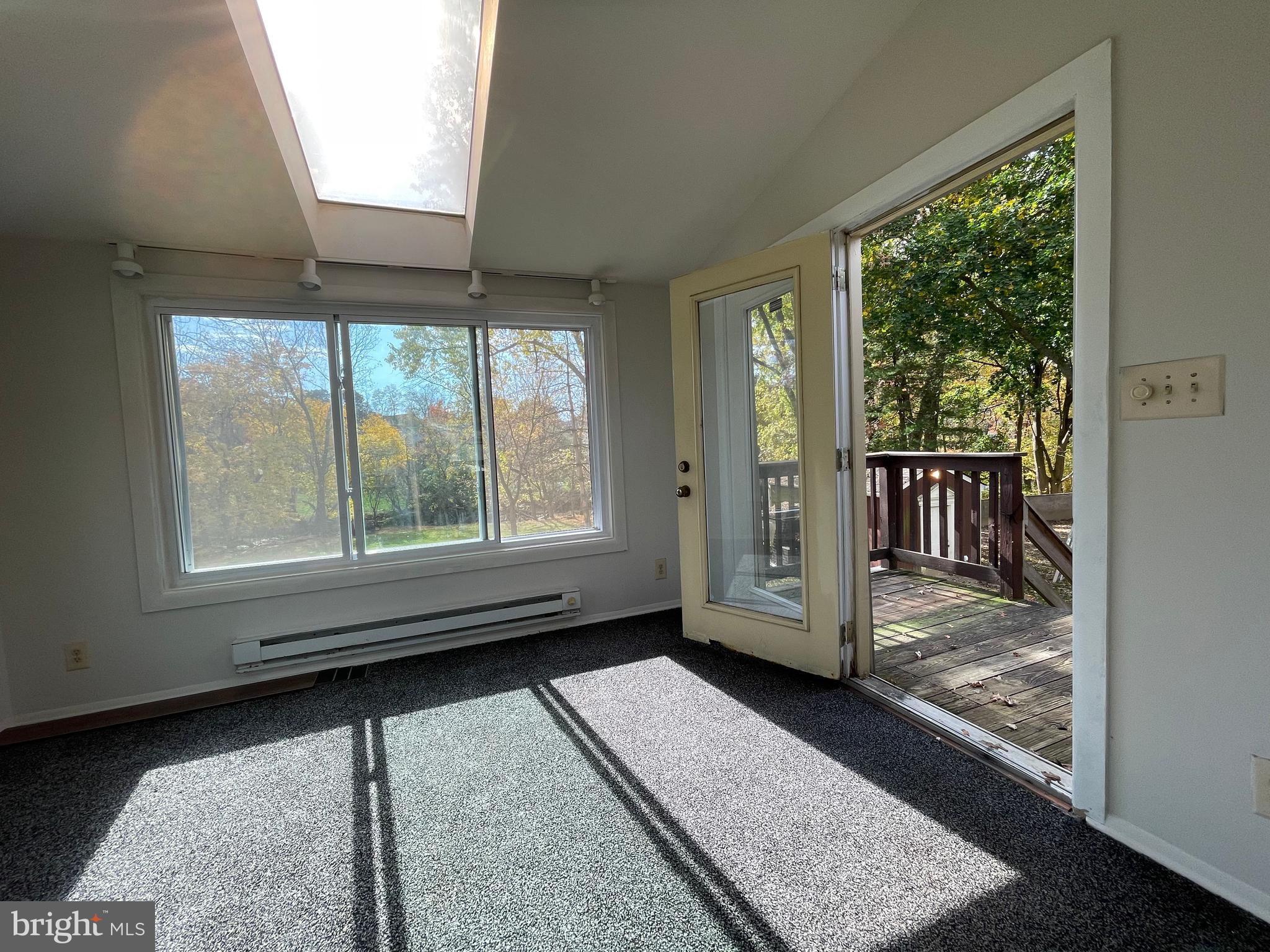 SUBURBIA - Residential