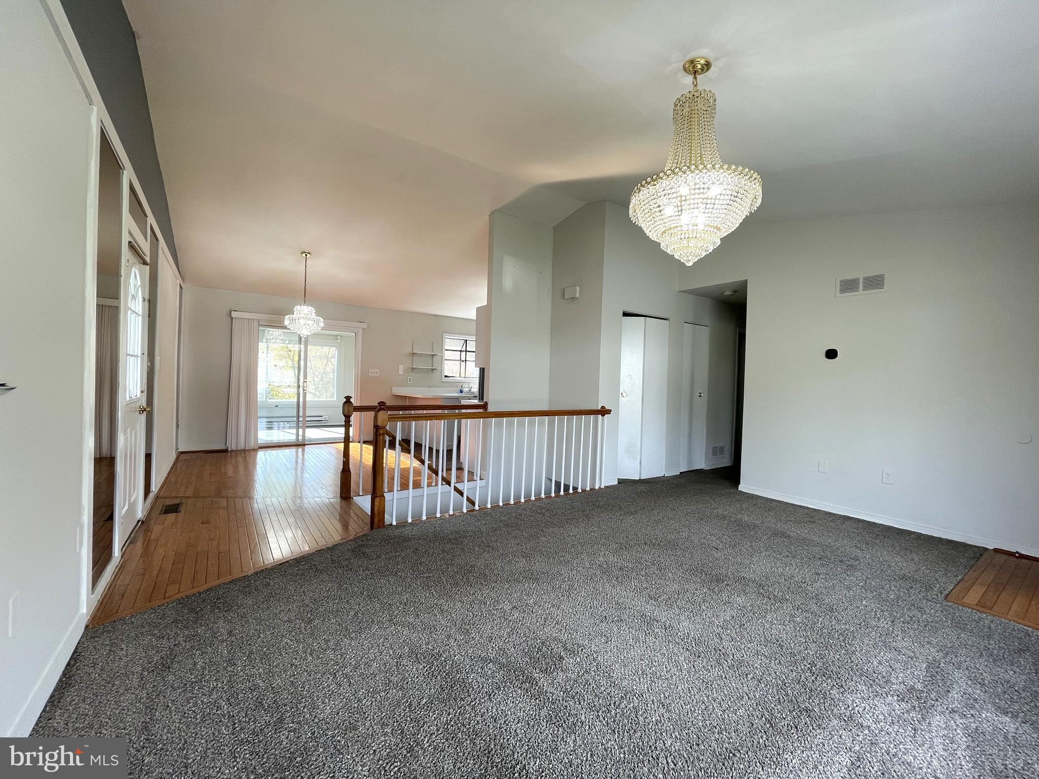 SUBURBIA - Residential