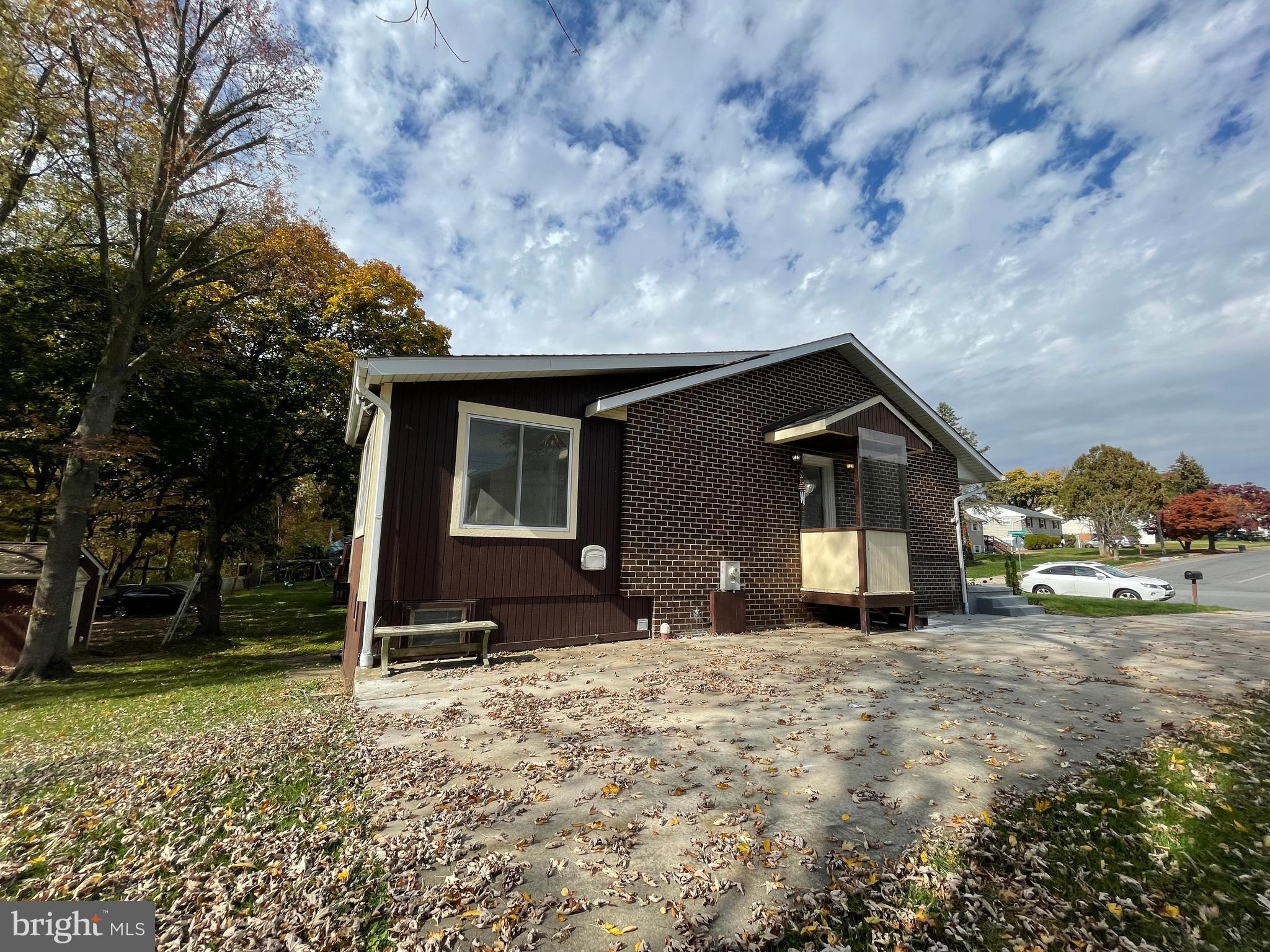 SUBURBIA - Residential