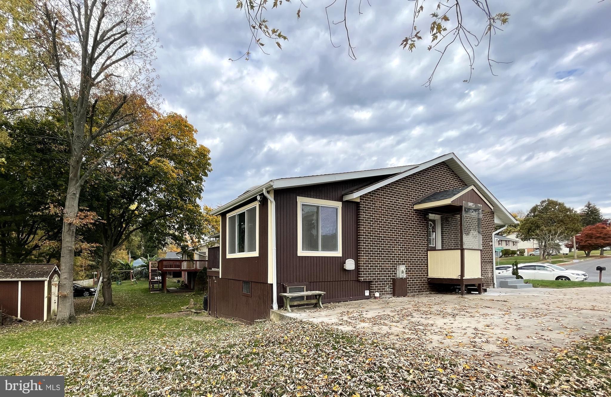 SUBURBIA - Residential