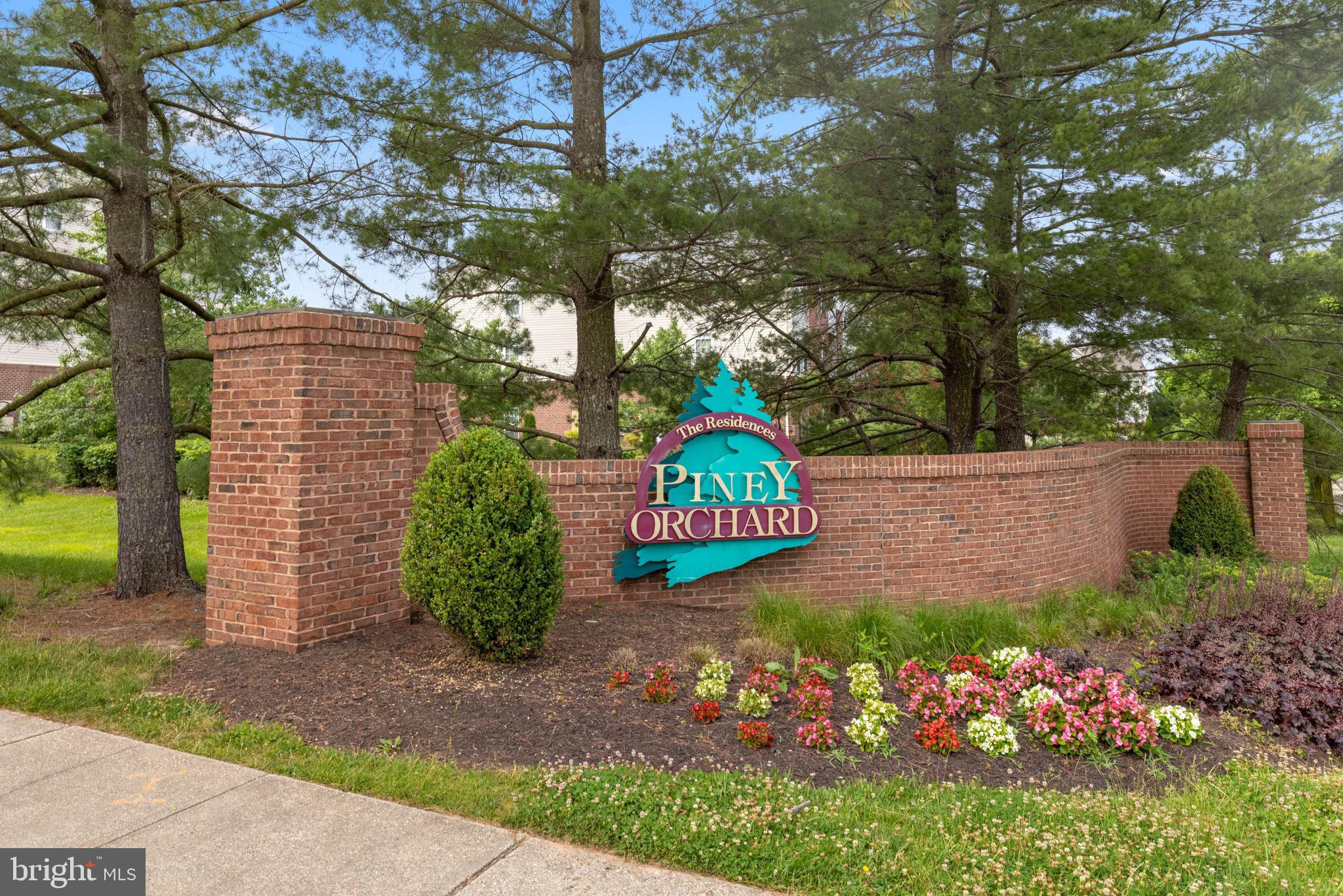 PINEY ORCHARD - Residential