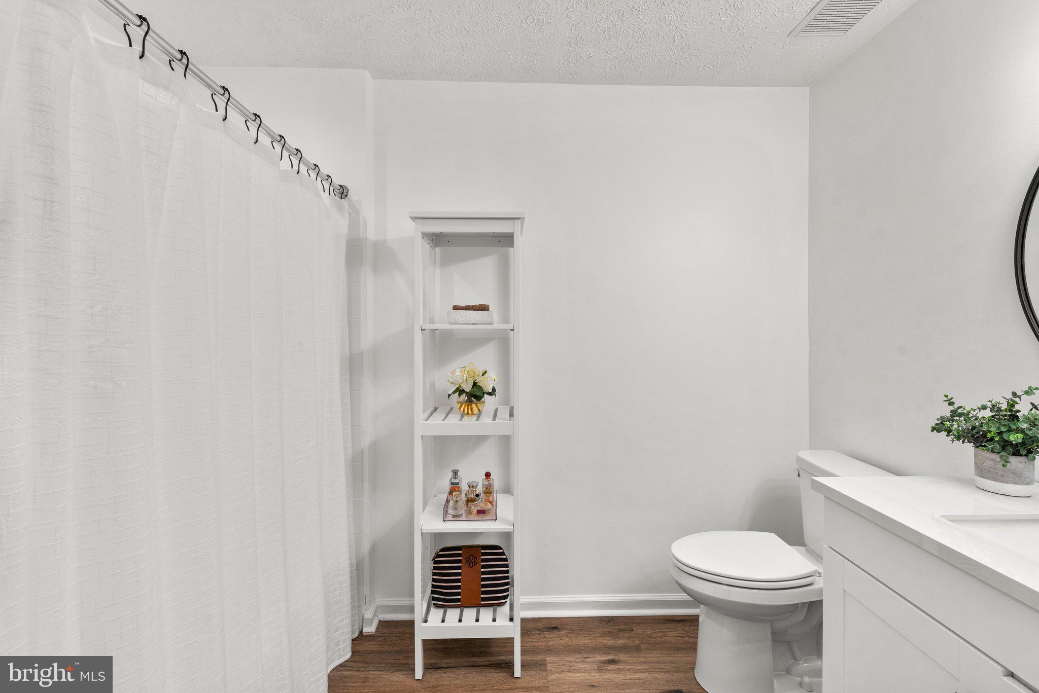 PINEY ORCHARD - Residential