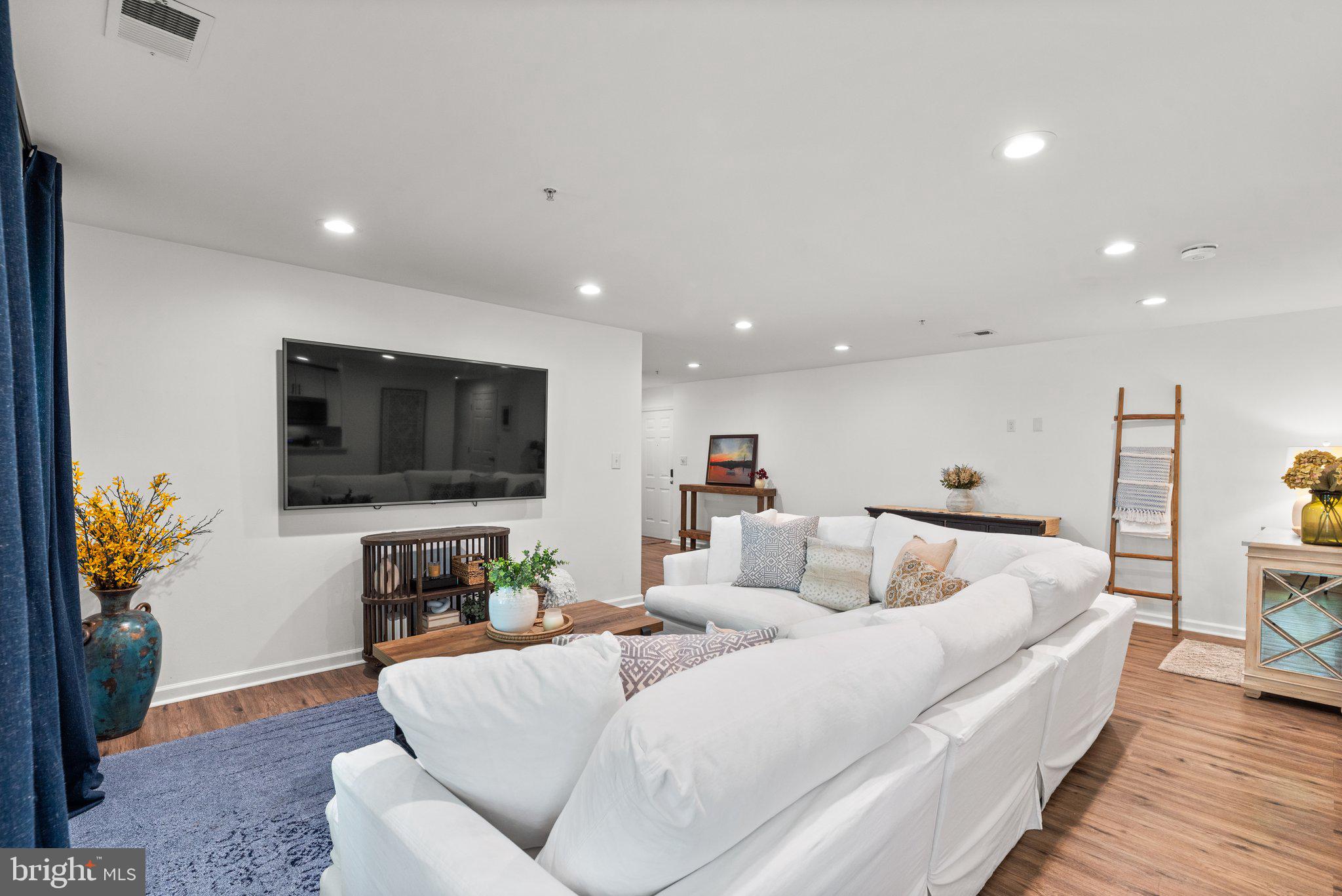 PINEY ORCHARD - Residential