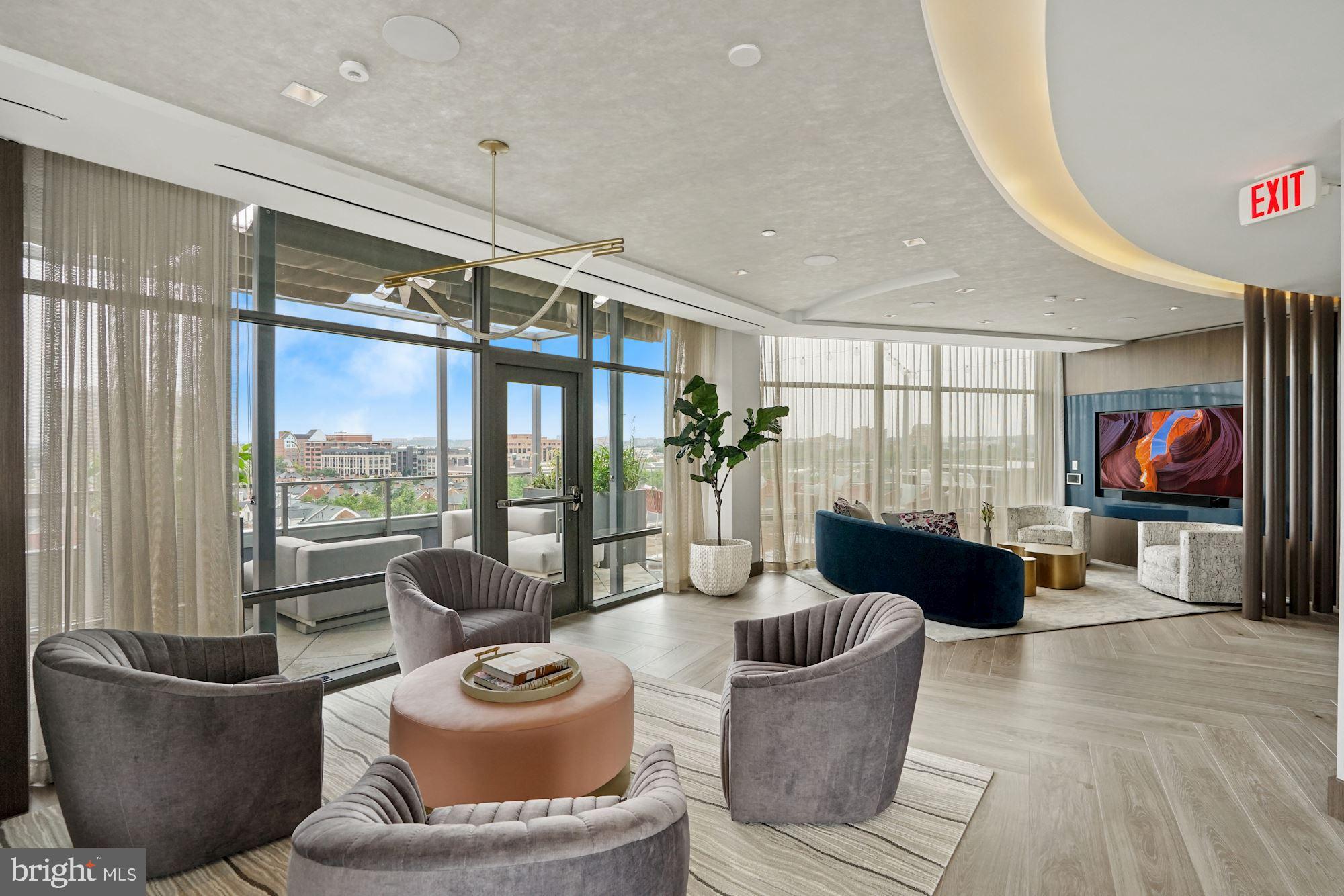 OLD TOWN ALEXANDRIA - Residential