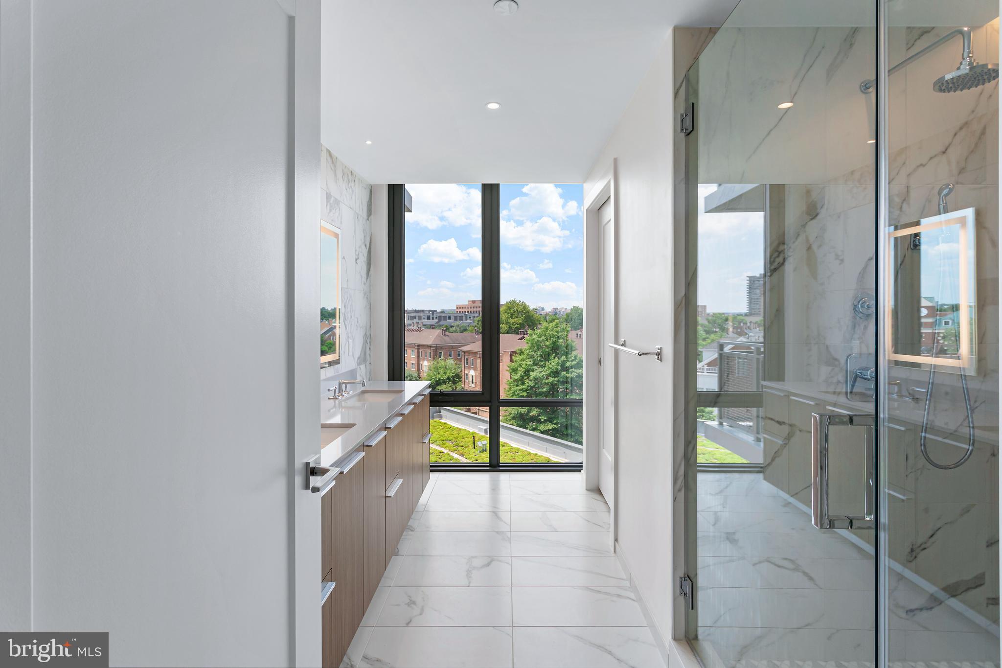 OLD TOWN ALEXANDRIA - Residential