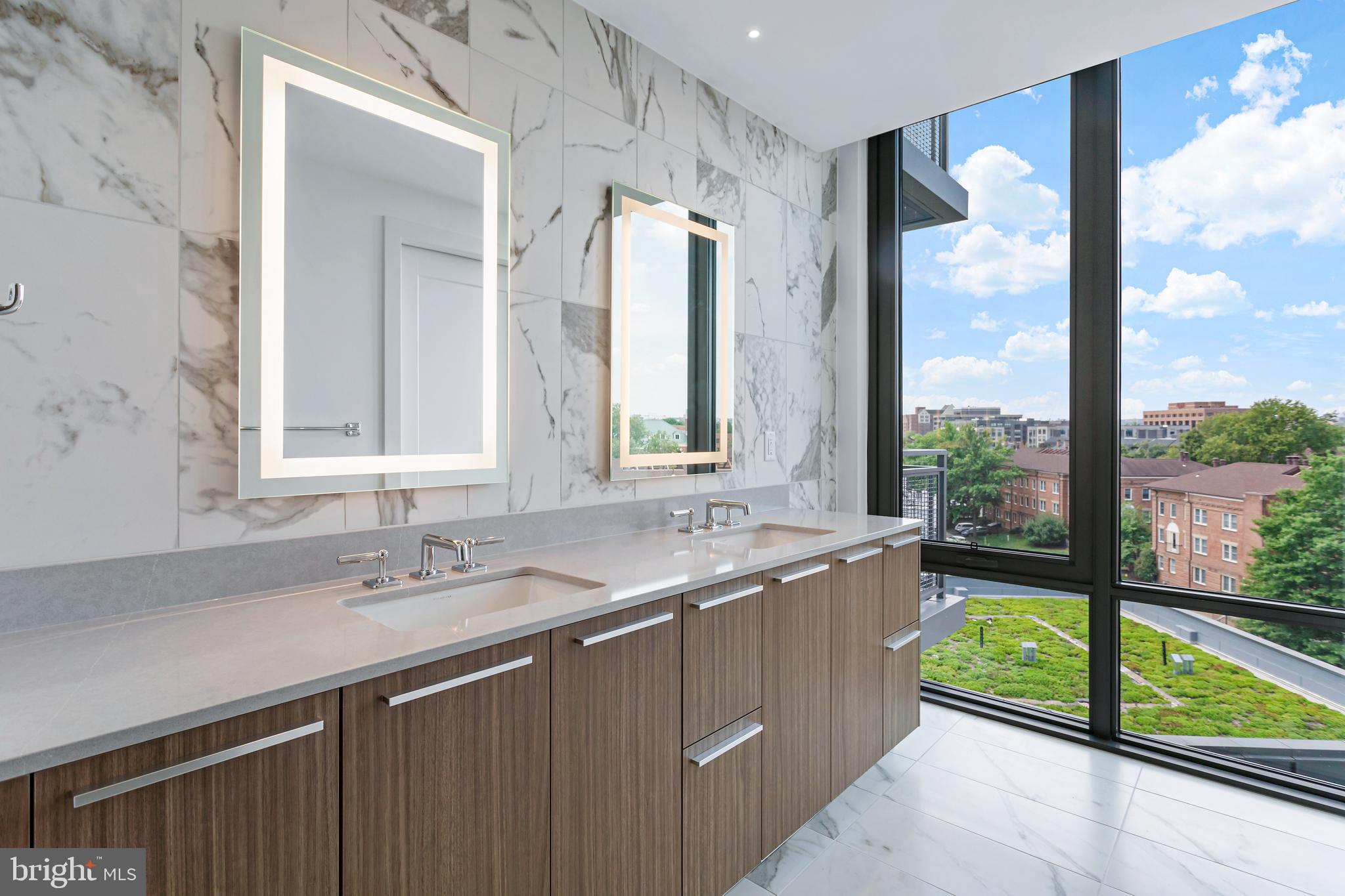 OLD TOWN ALEXANDRIA - Residential