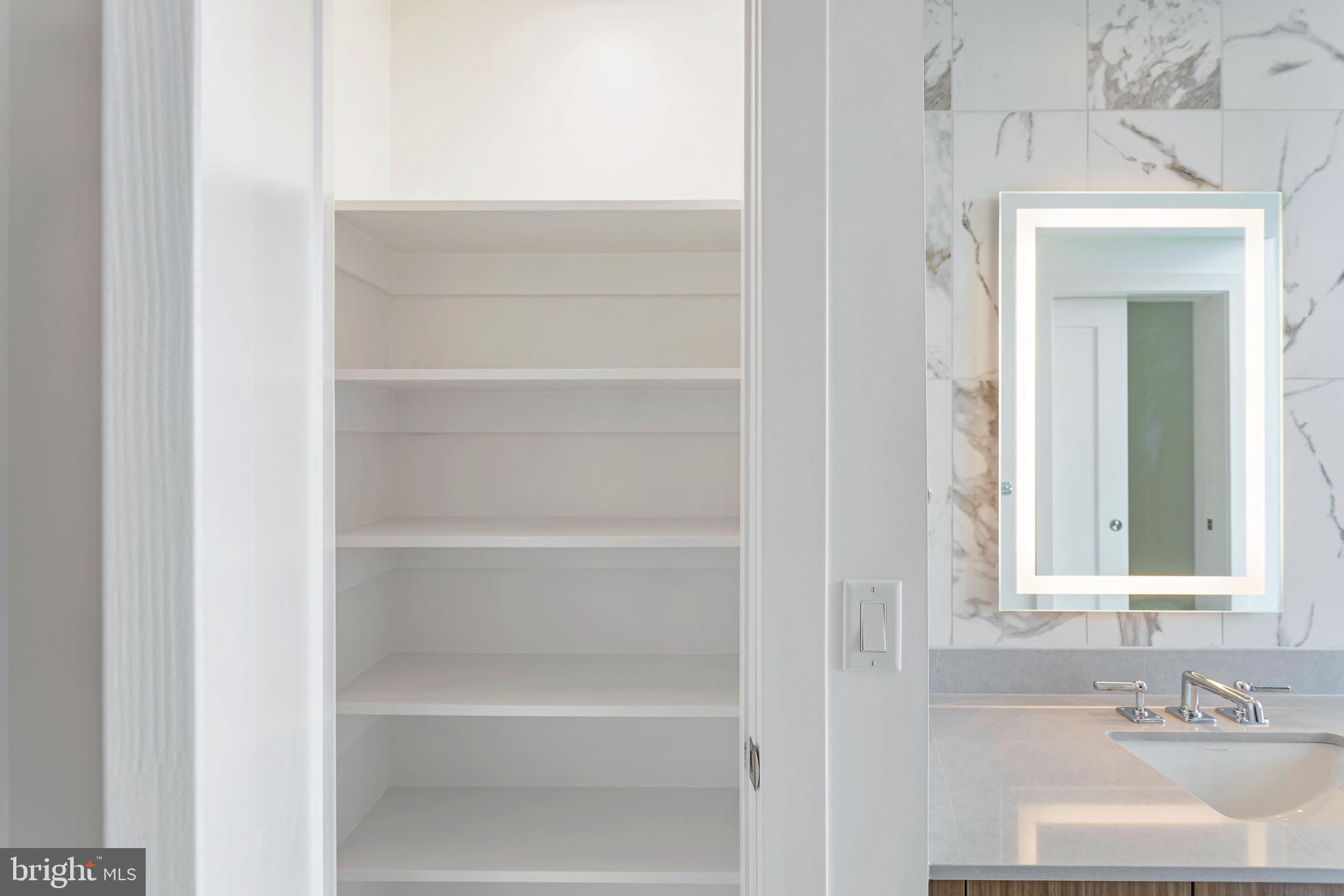 OLD TOWN ALEXANDRIA - Residential