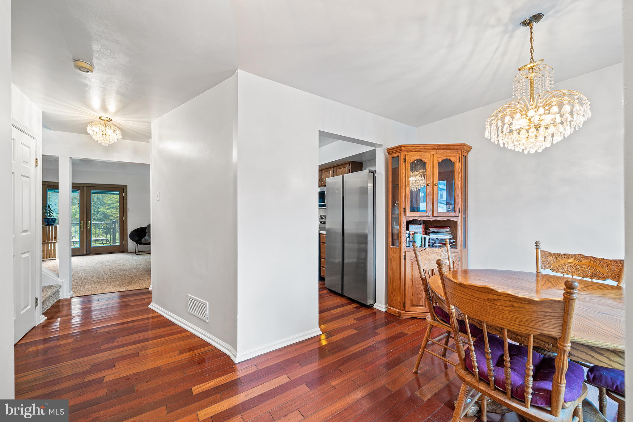 621 HILLCREST COURT