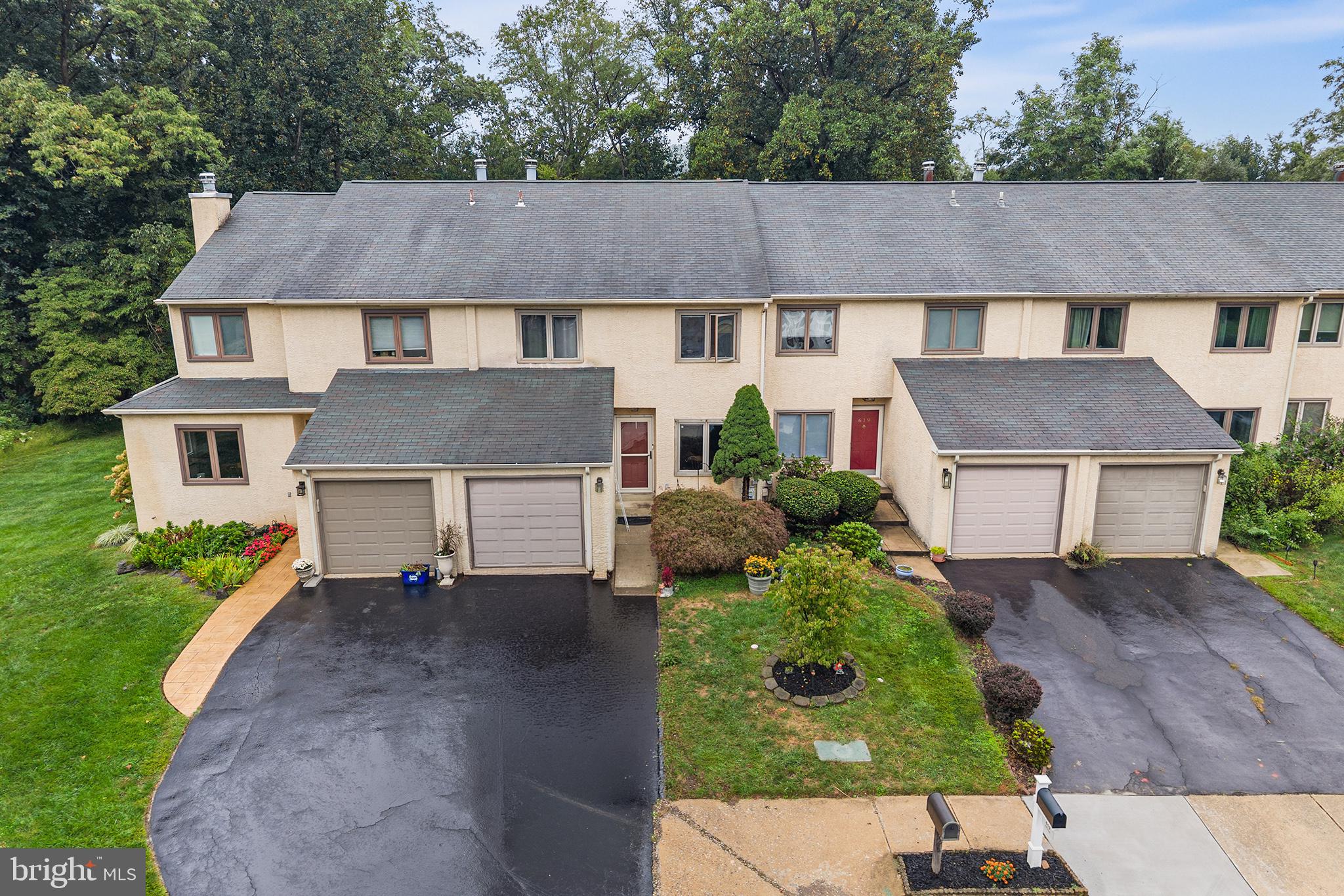 621 HILLCREST COURT
