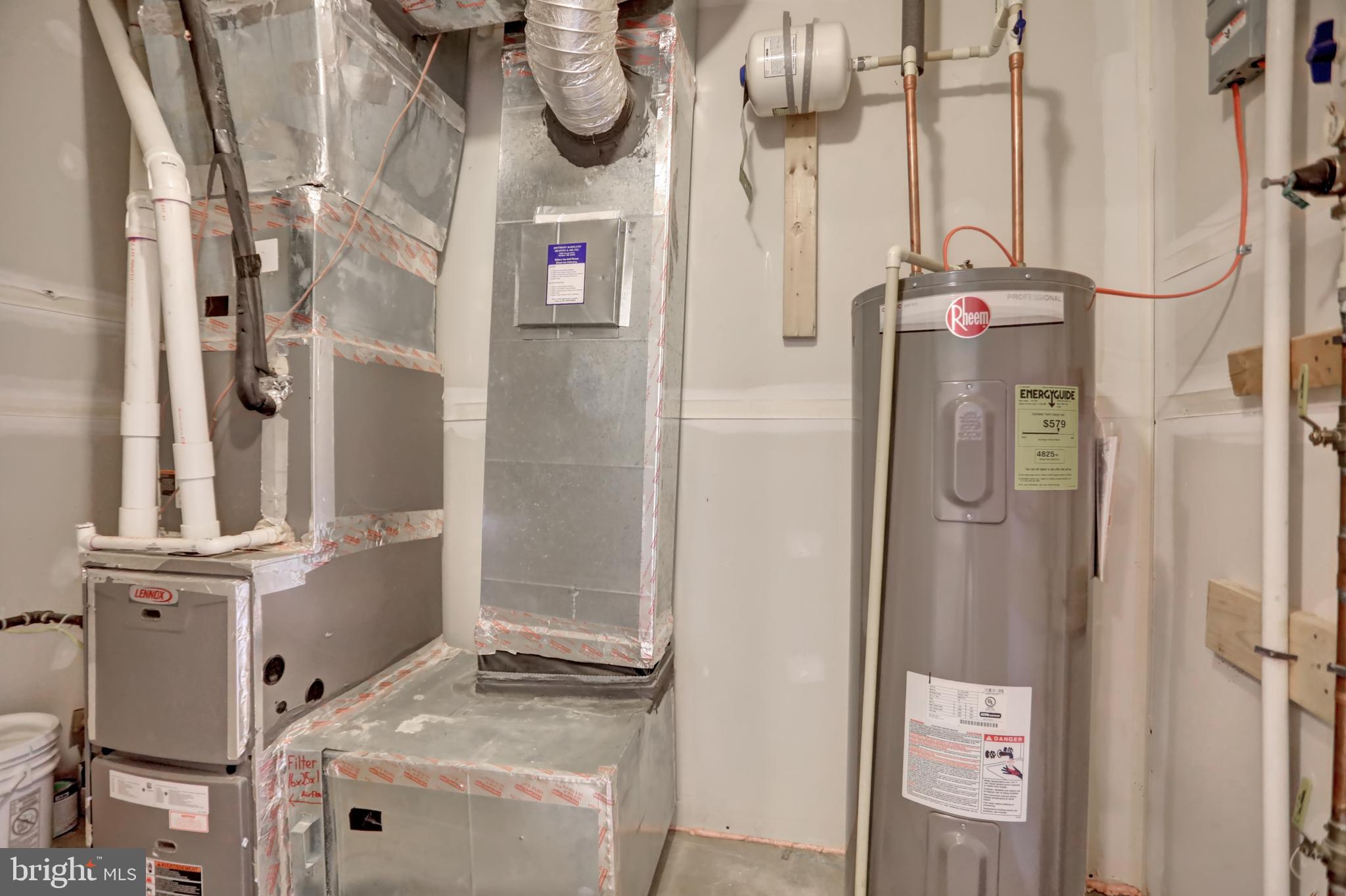 CREEKSTONE VILLAGE - Residential