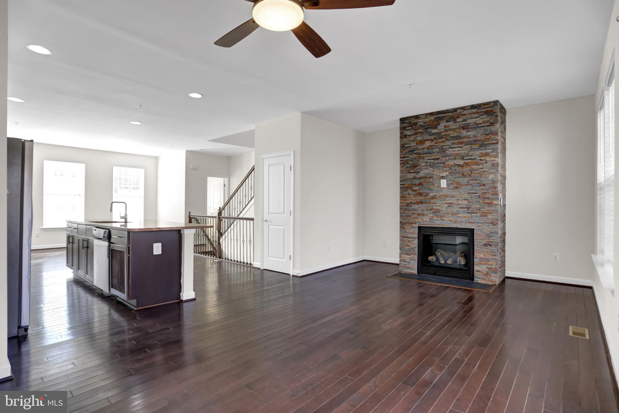 CREEKSTONE VILLAGE - Residential