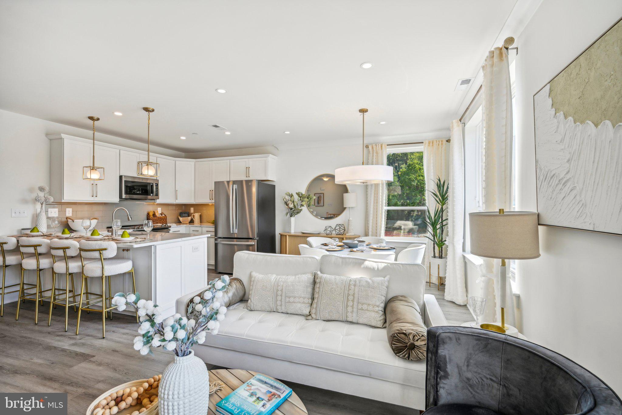 922 RIVERPLACE DRIVE 22H