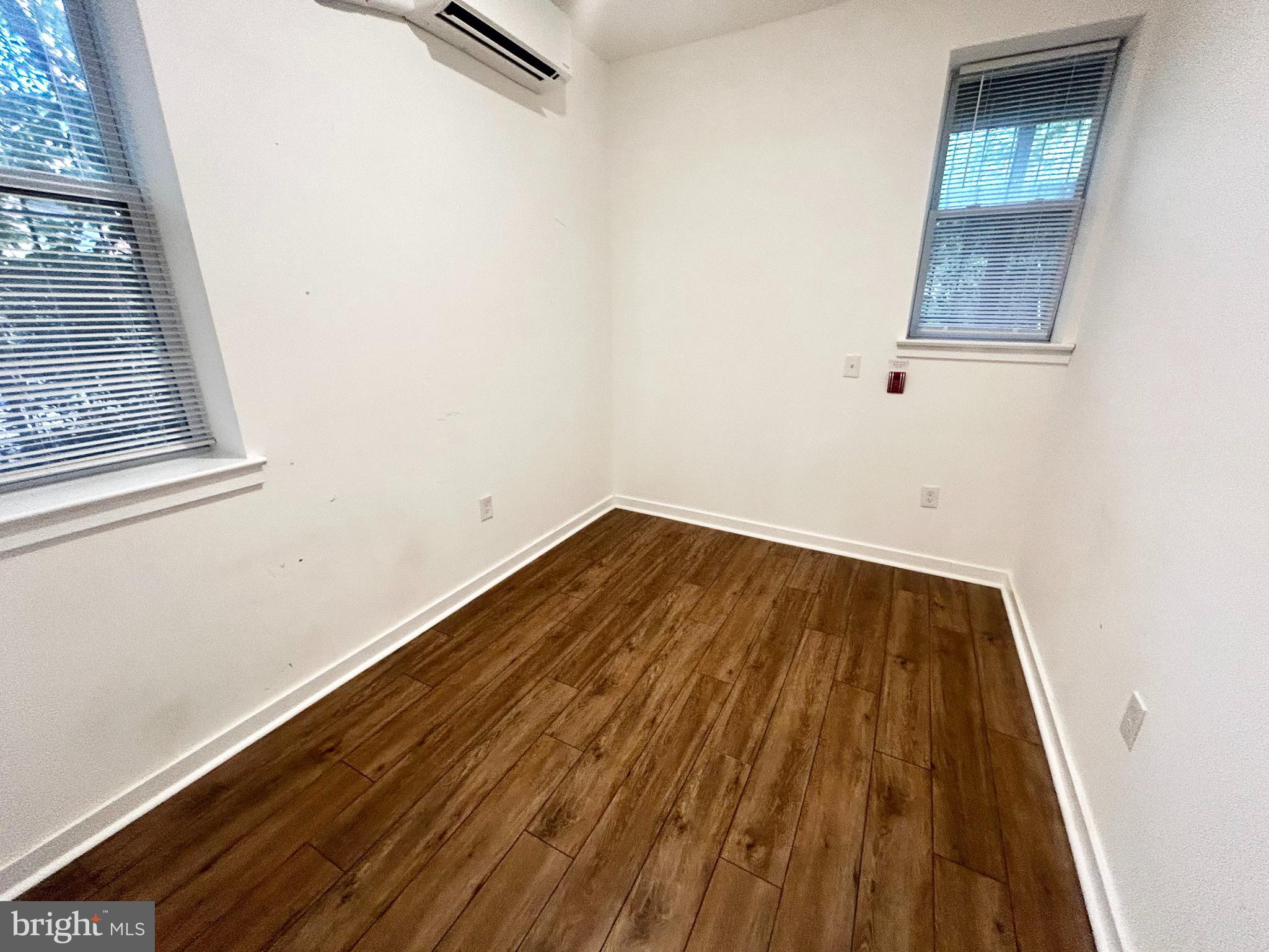 UNIVERSITY CITY - Residential Lease