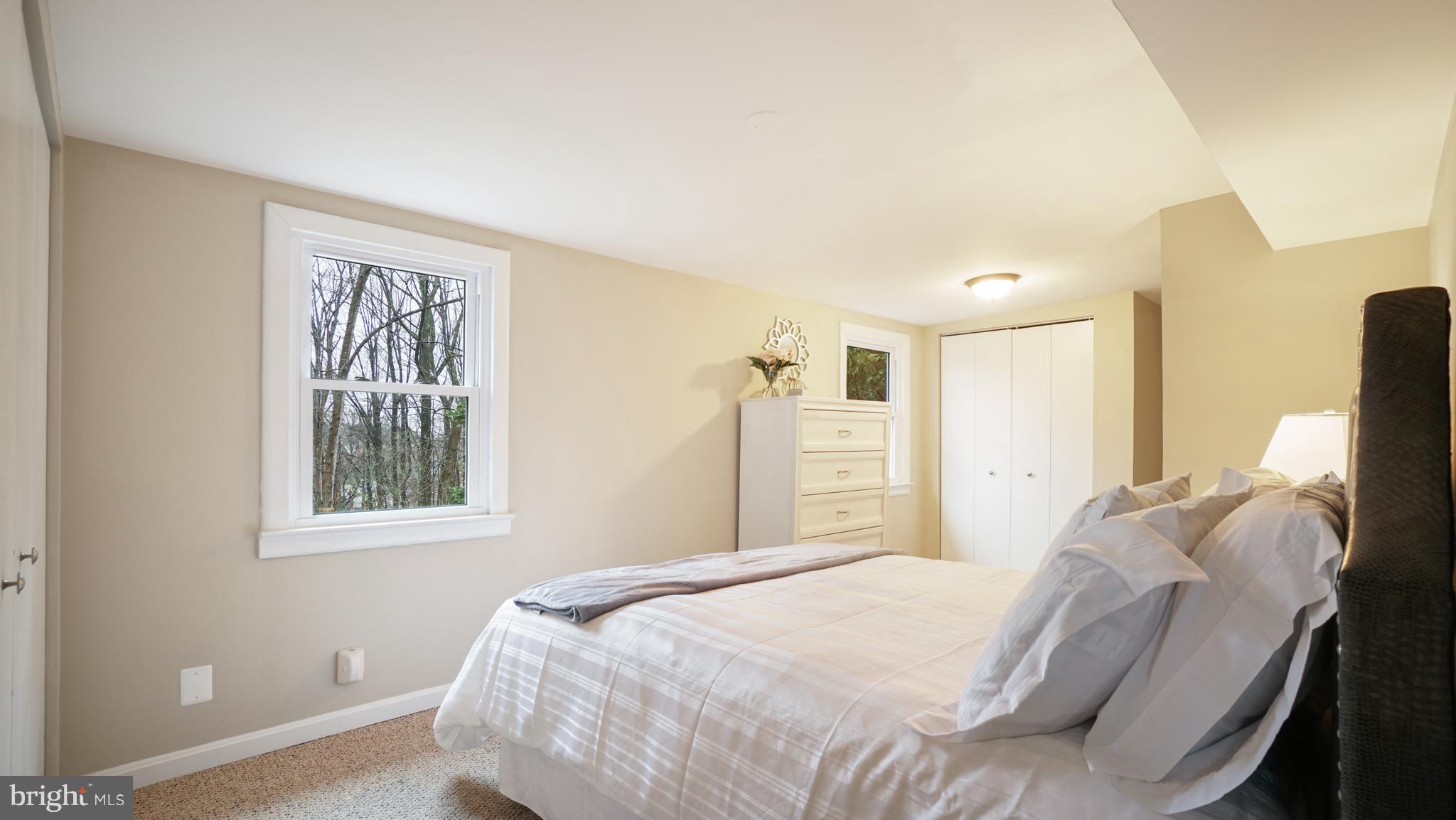 NORTH KENSINGTON - Residential