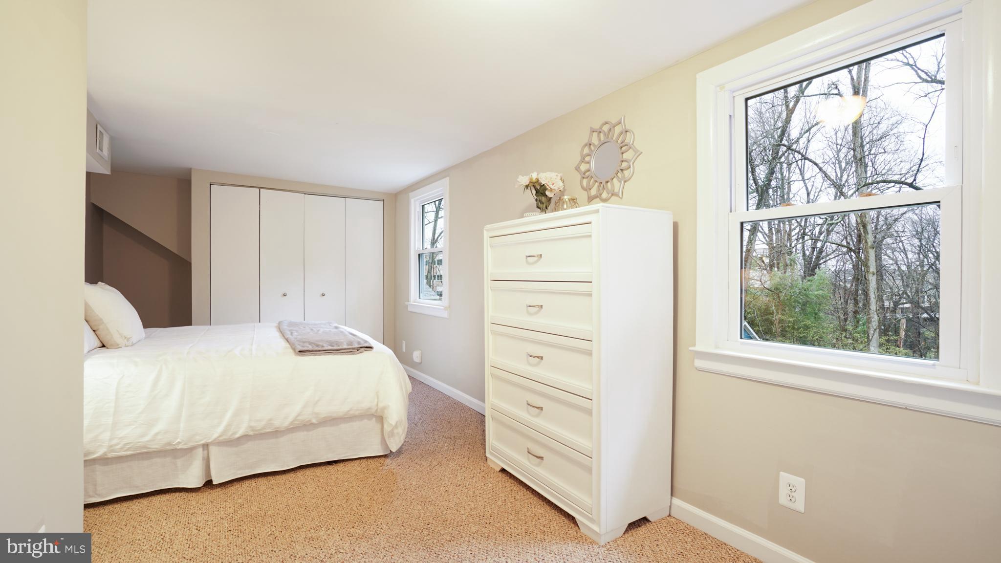 NORTH KENSINGTON - Residential