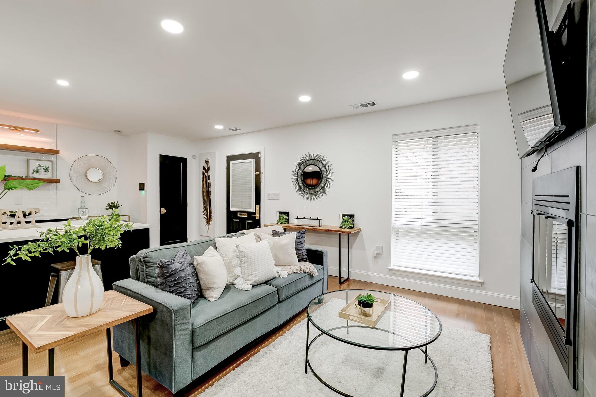 HARBOR WAY - Residential