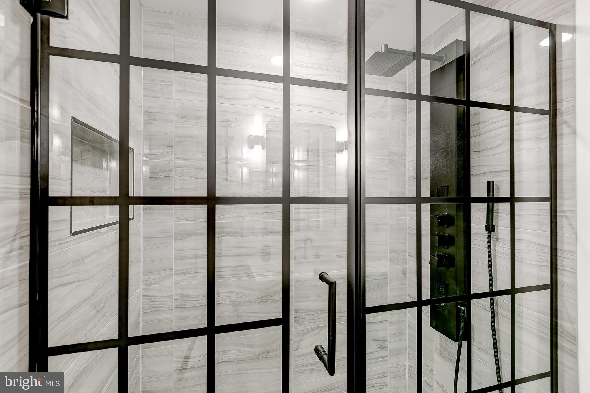 HARBOR WAY - Residential