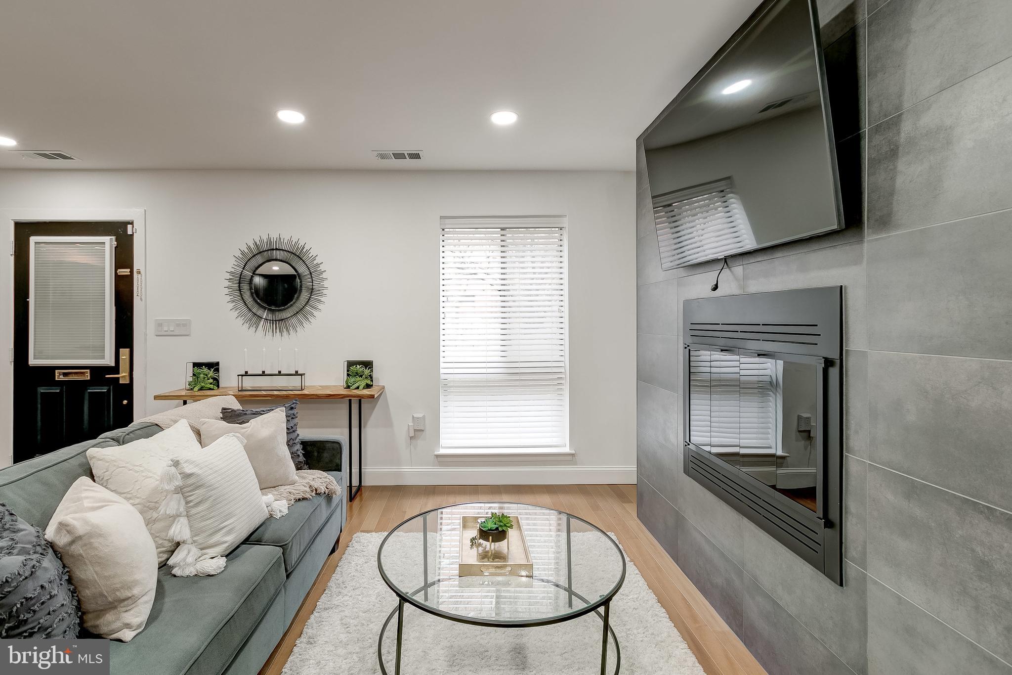 HARBOR WAY - Residential