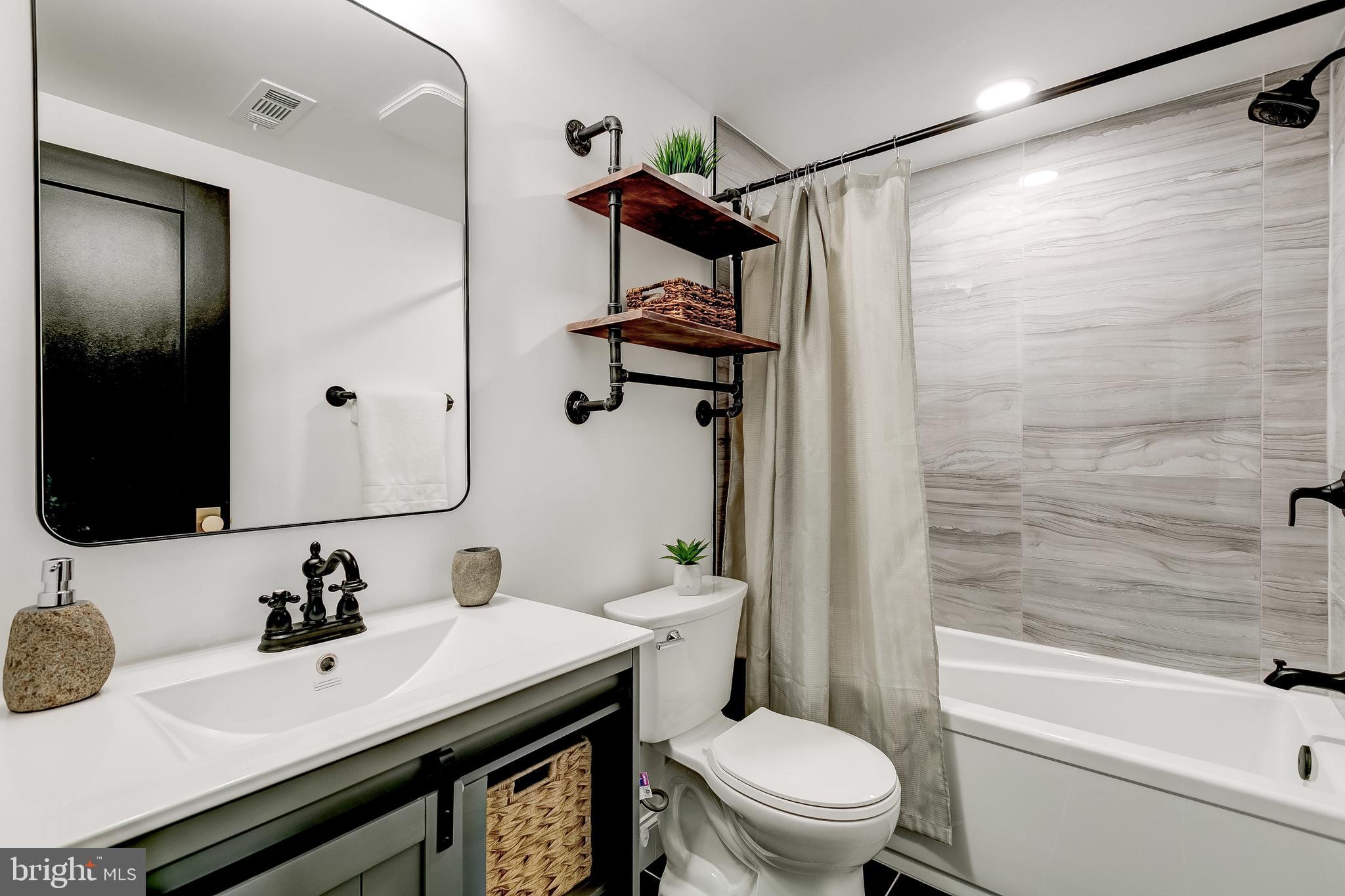 HARBOR WAY - Residential