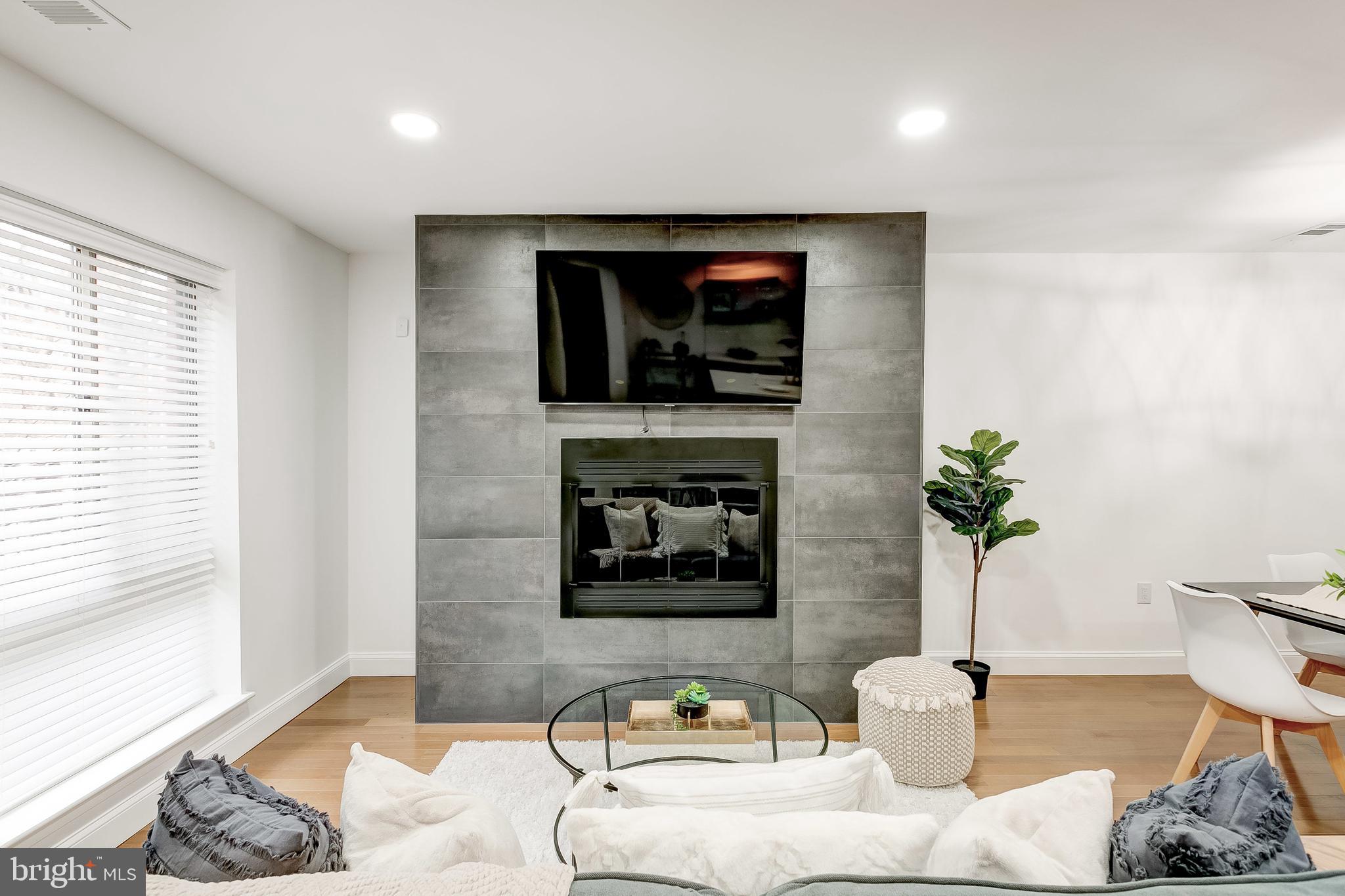 HARBOR WAY - Residential