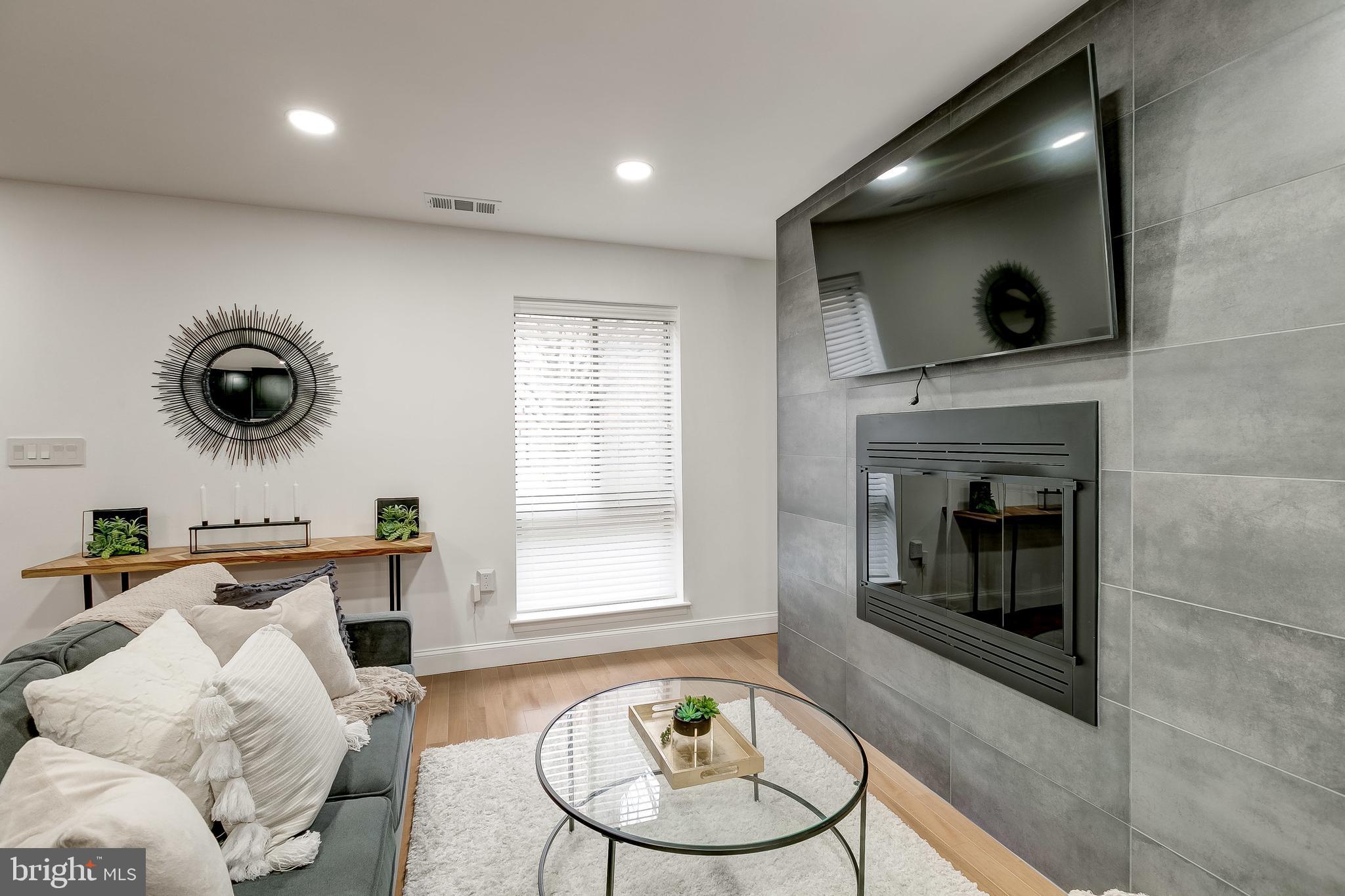 HARBOR WAY - Residential