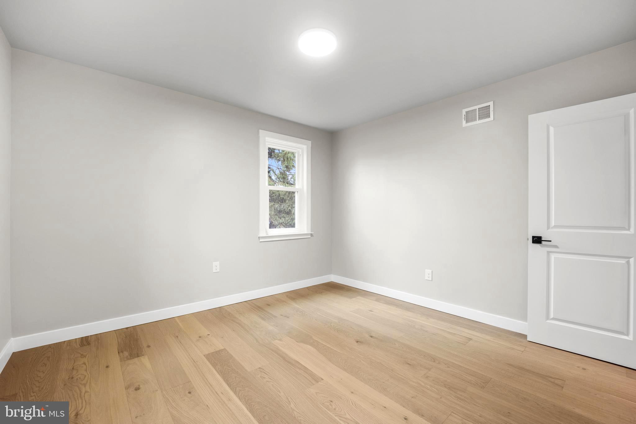 JENKINTOWN - Residential