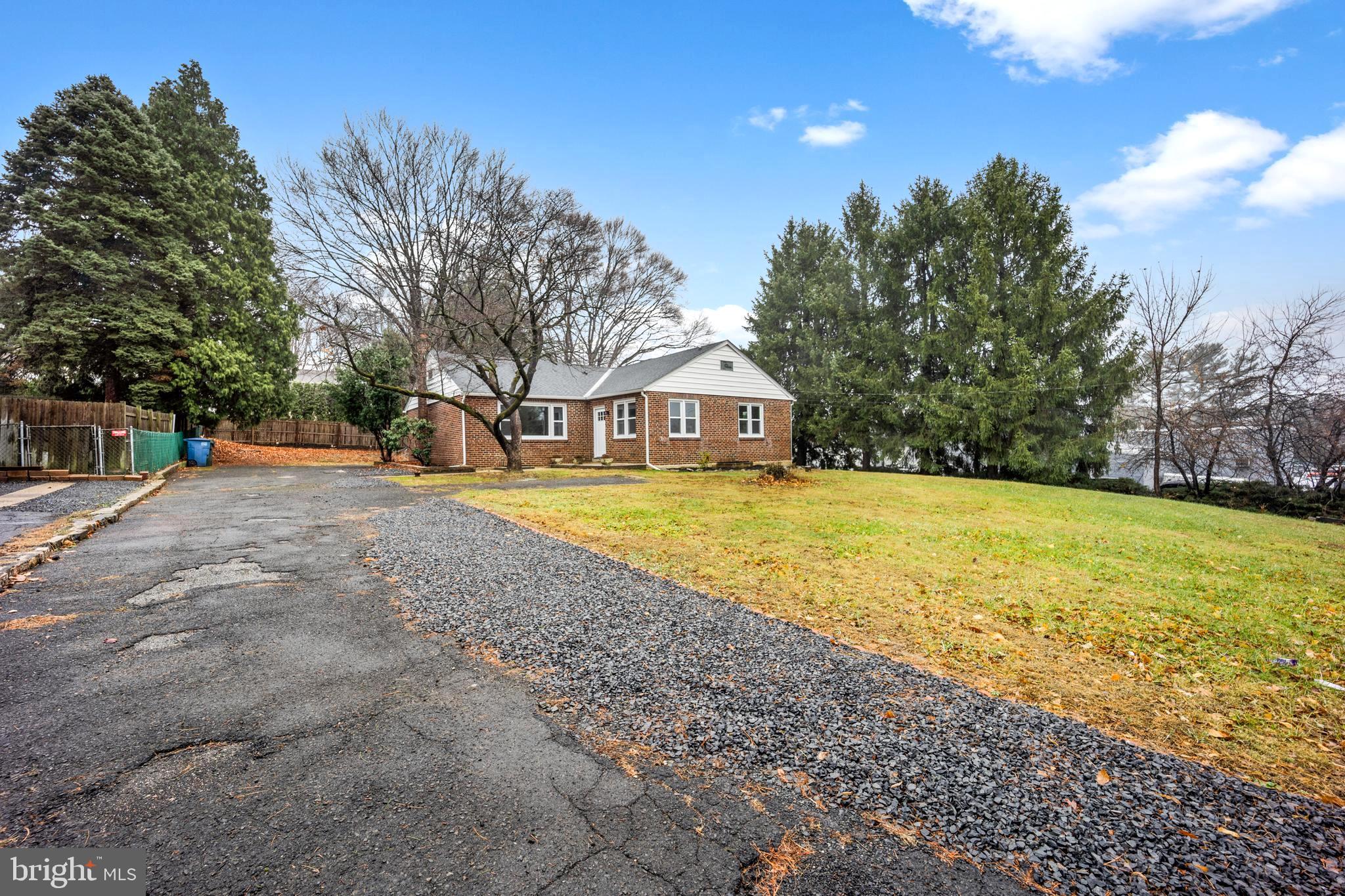 JENKINTOWN - Residential