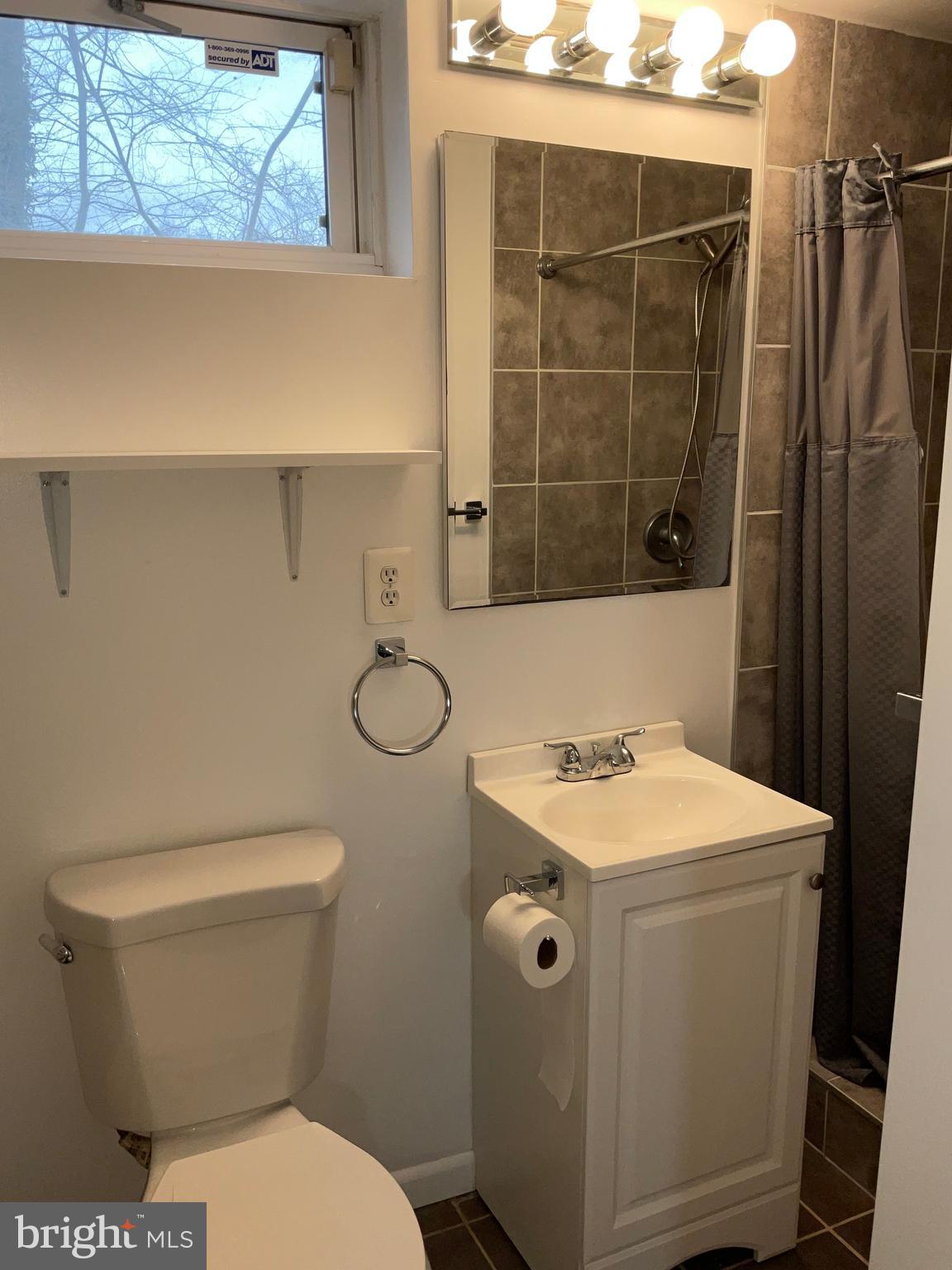 CONNECTICUT AVENUE ESTATES - Residential Lease