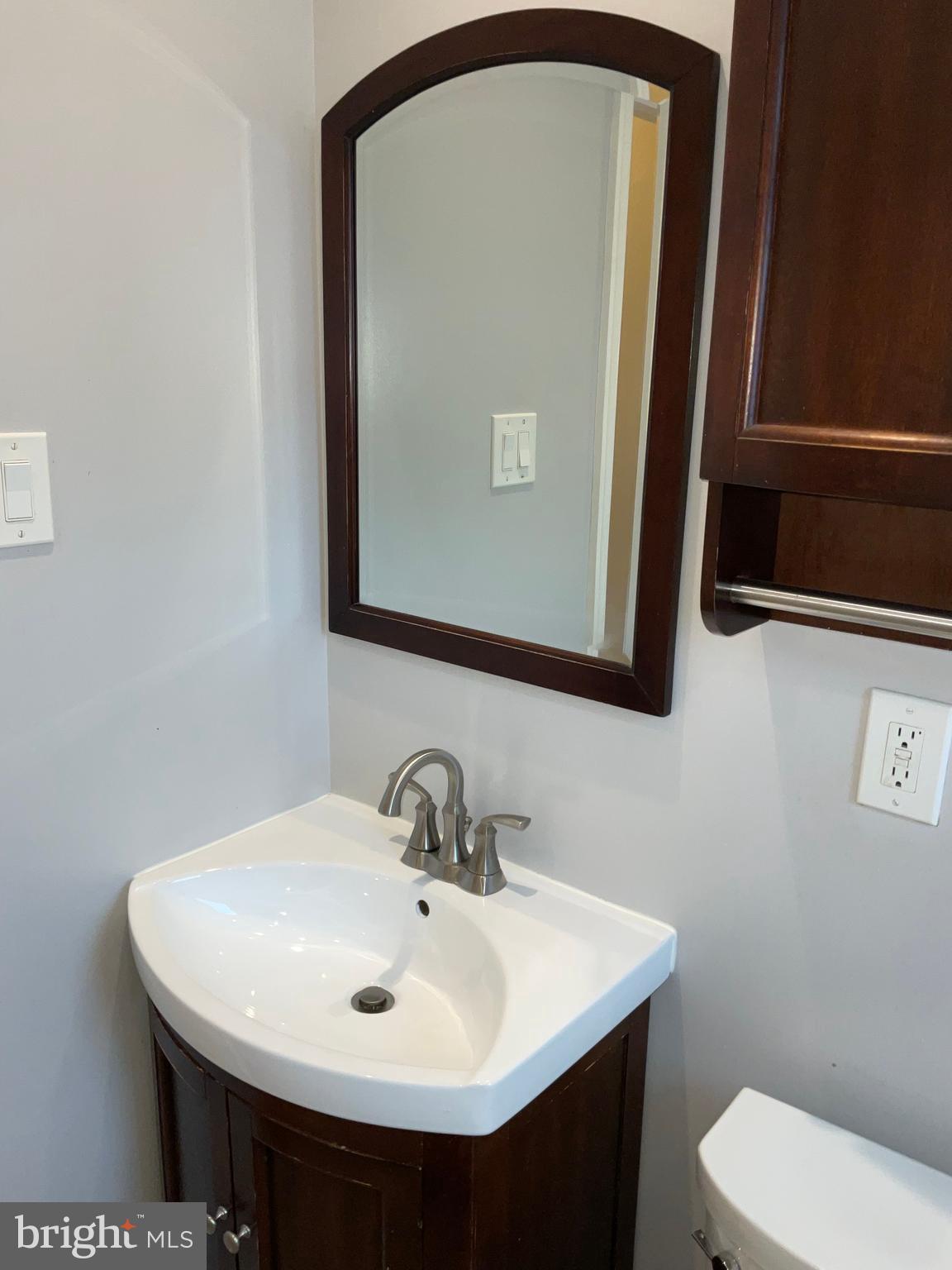 CONNECTICUT AVENUE ESTATES - Residential Lease