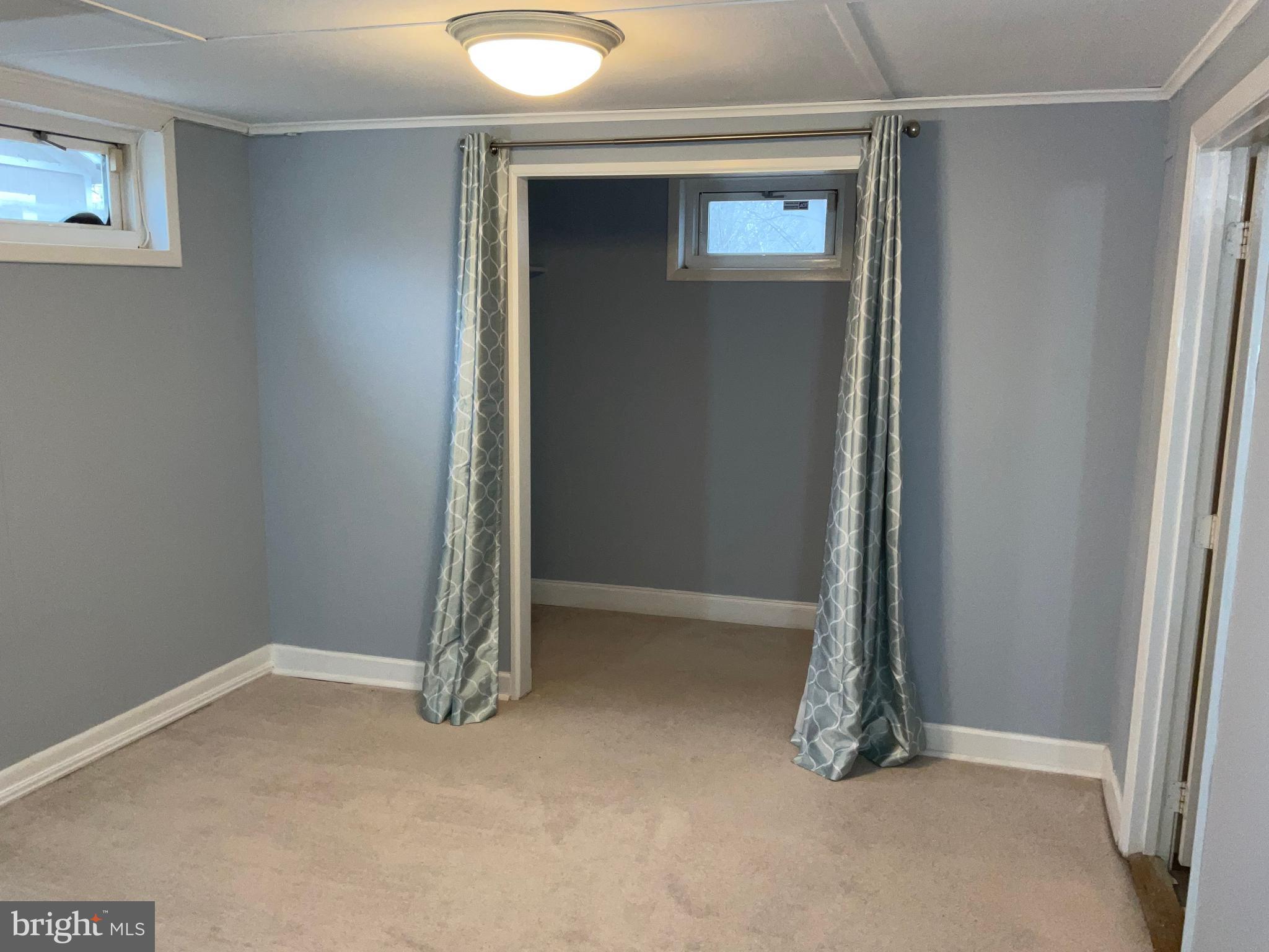 CONNECTICUT AVENUE ESTATES - Residential Lease