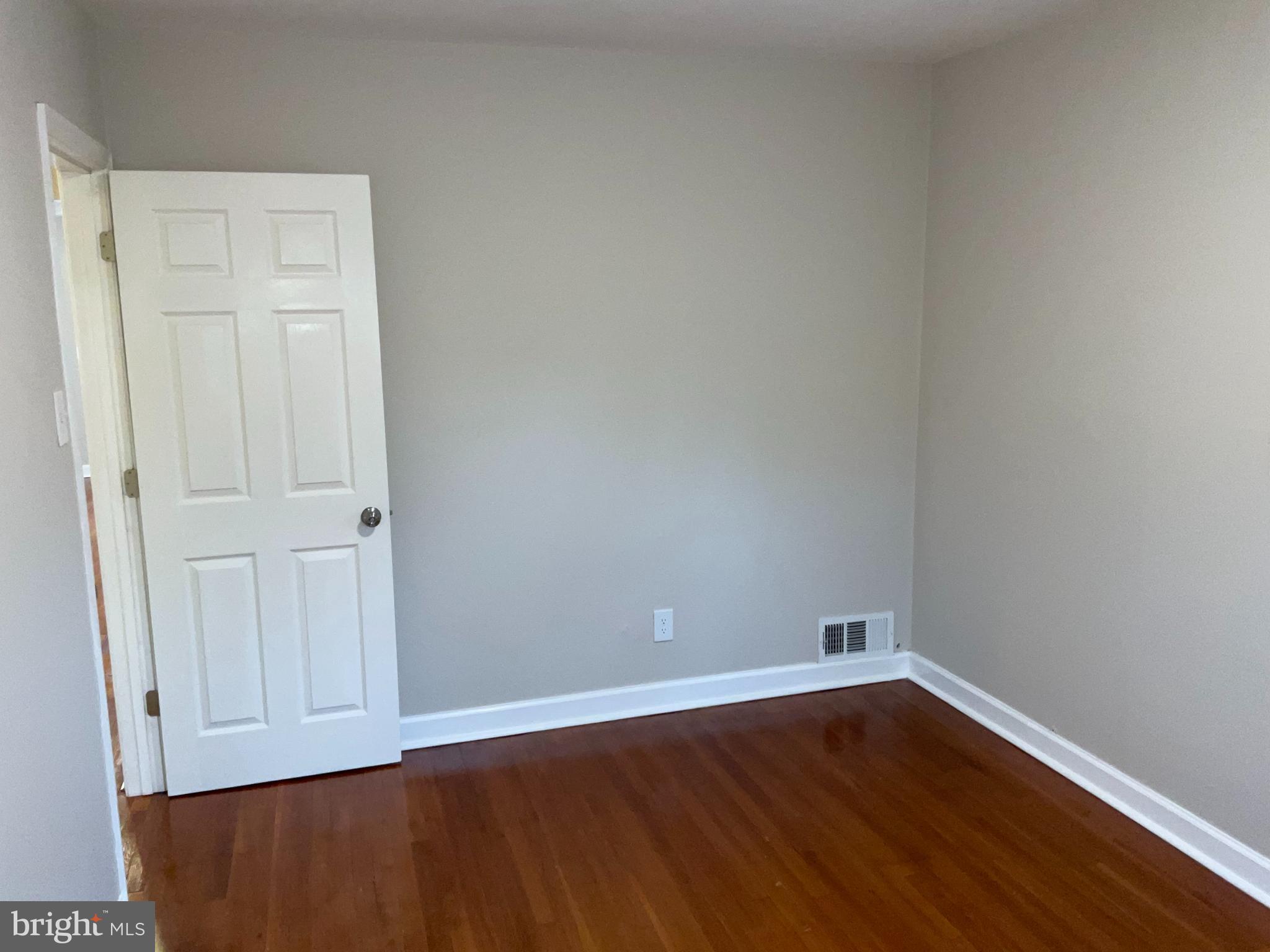 CONNECTICUT AVENUE ESTATES - Residential Lease