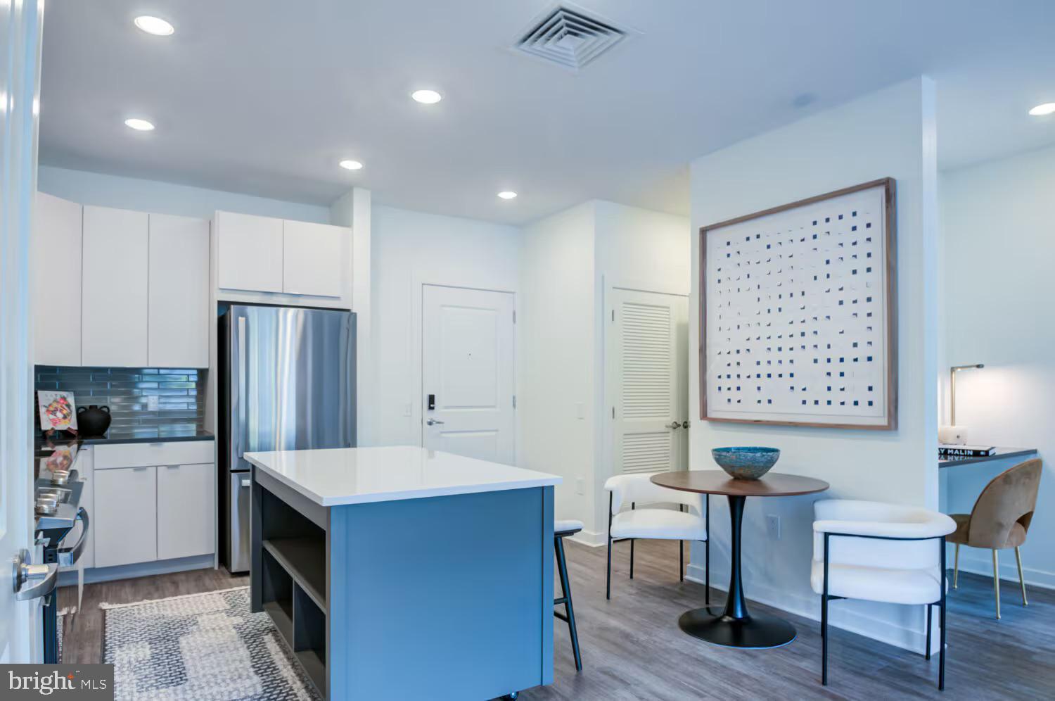 501-31 N COLUMBUS BOULEVARD TOWNHOUSE