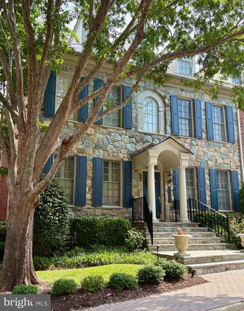 Photo of 1429 Harvest Crossing Drive, MCLEAN, VA 22101 (MLS # VAFX2328404)