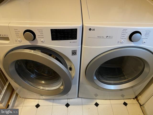 NANTUCKET MEWS @ CROFTON - Residential