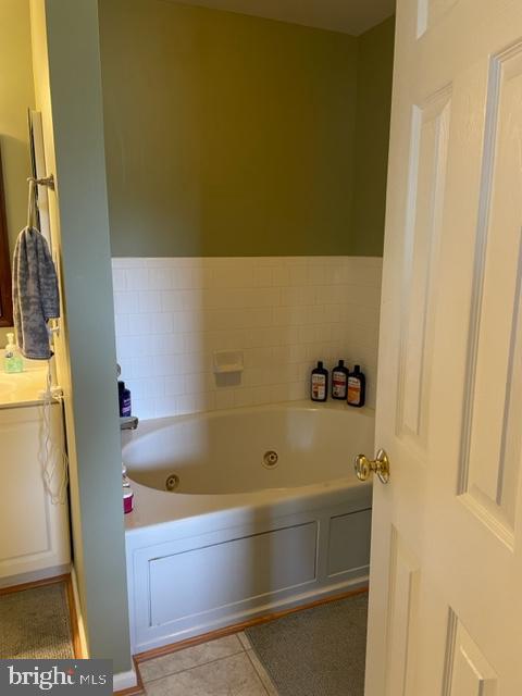 NANTUCKET MEWS @ CROFTON - Residential