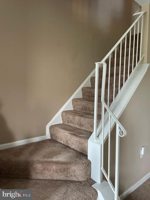 NANTUCKET MEWS @ CROFTON - Residential