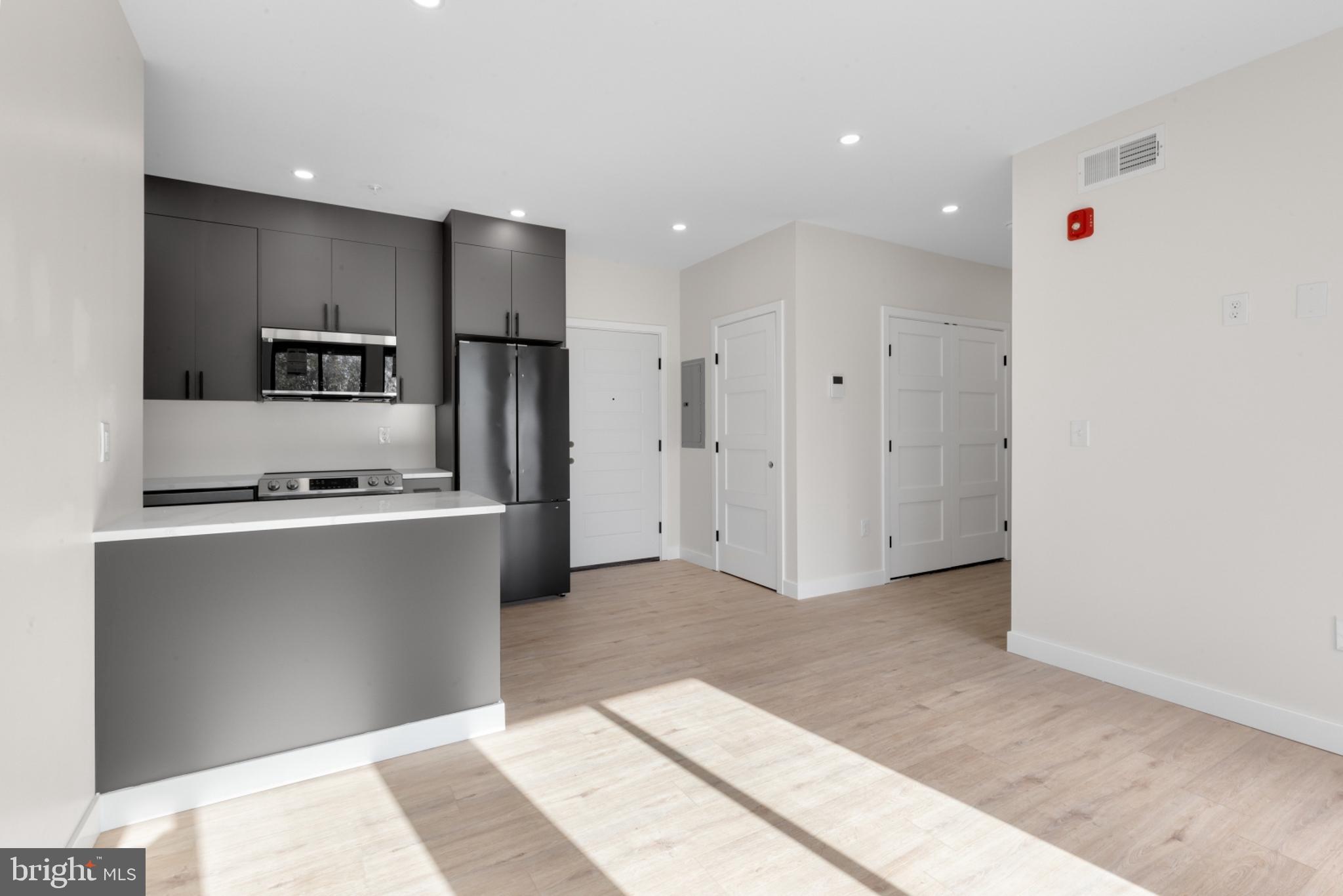 OLDE KENSINGTON - Residential Lease