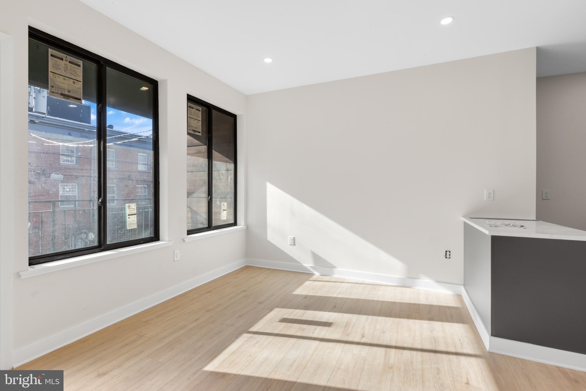 OLDE KENSINGTON - Residential Lease