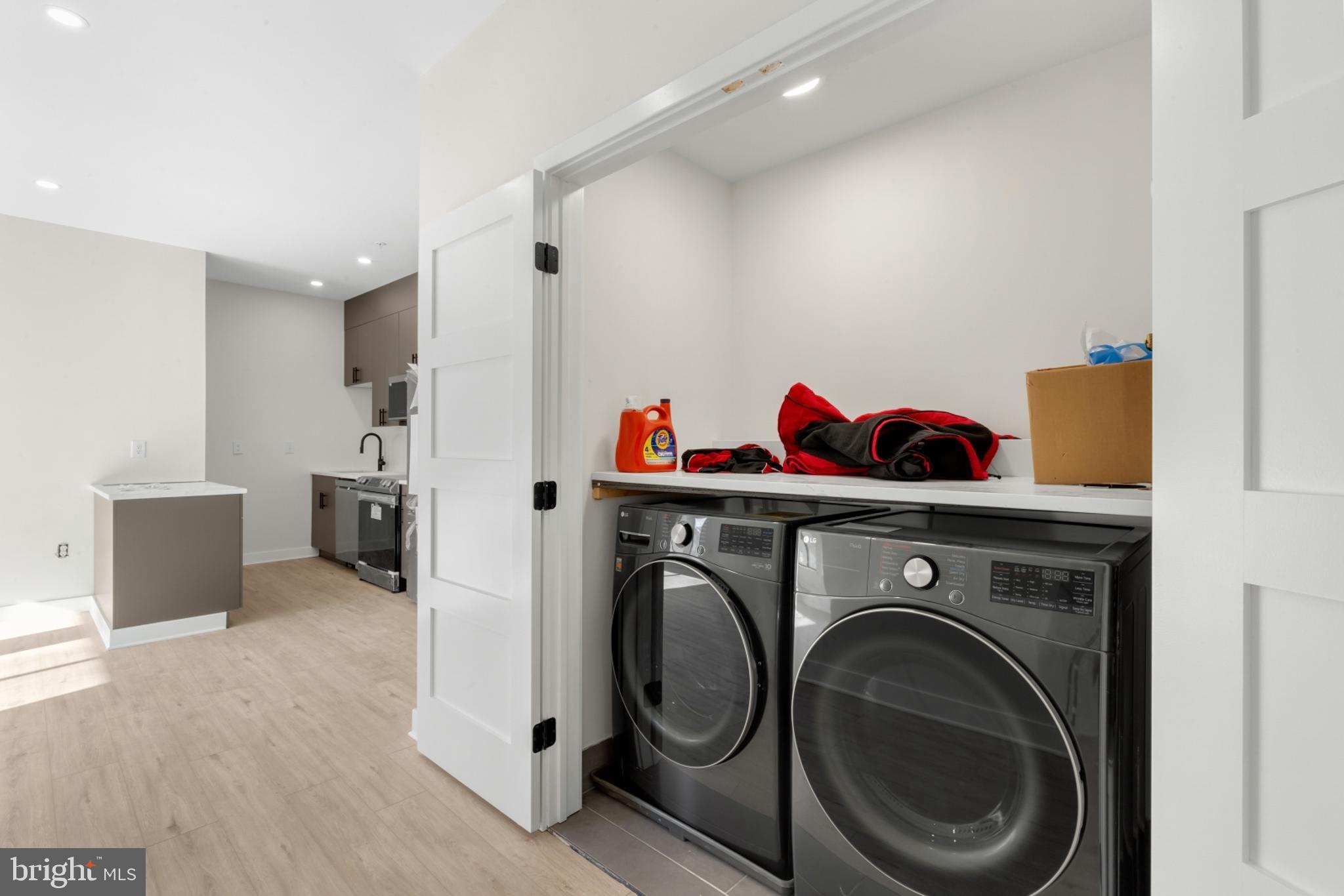 OLDE KENSINGTON - Residential Lease