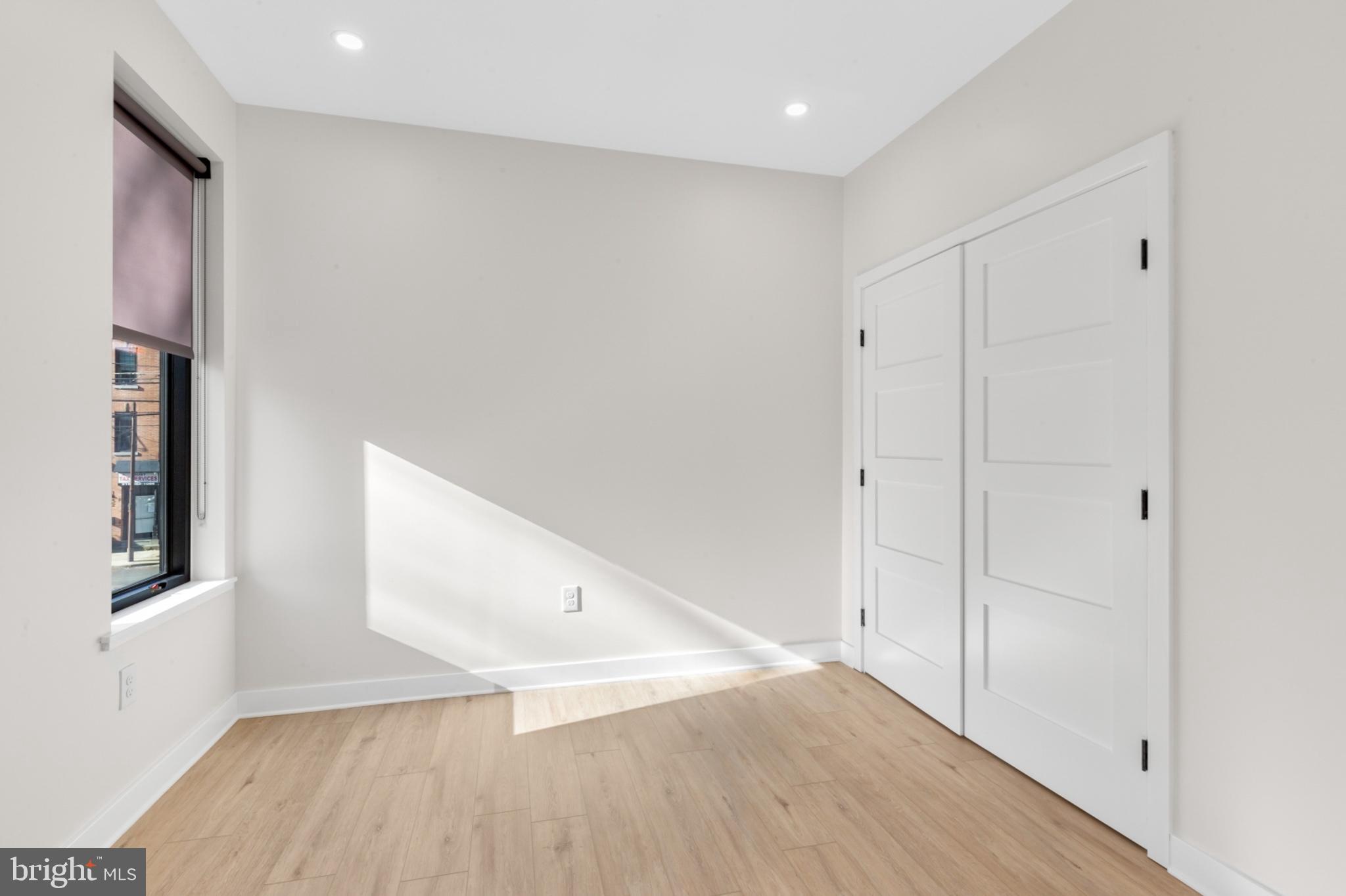 OLDE KENSINGTON - Residential Lease